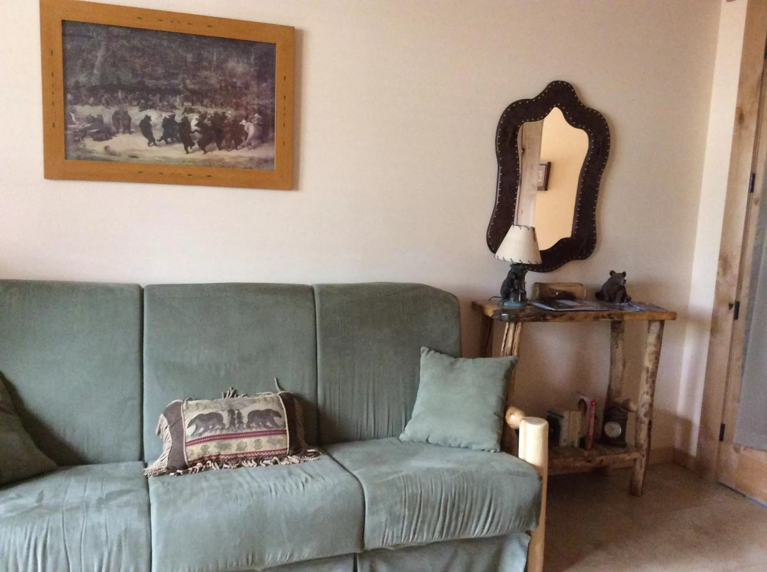 Seating area in Elktrace Bed and Breakfast