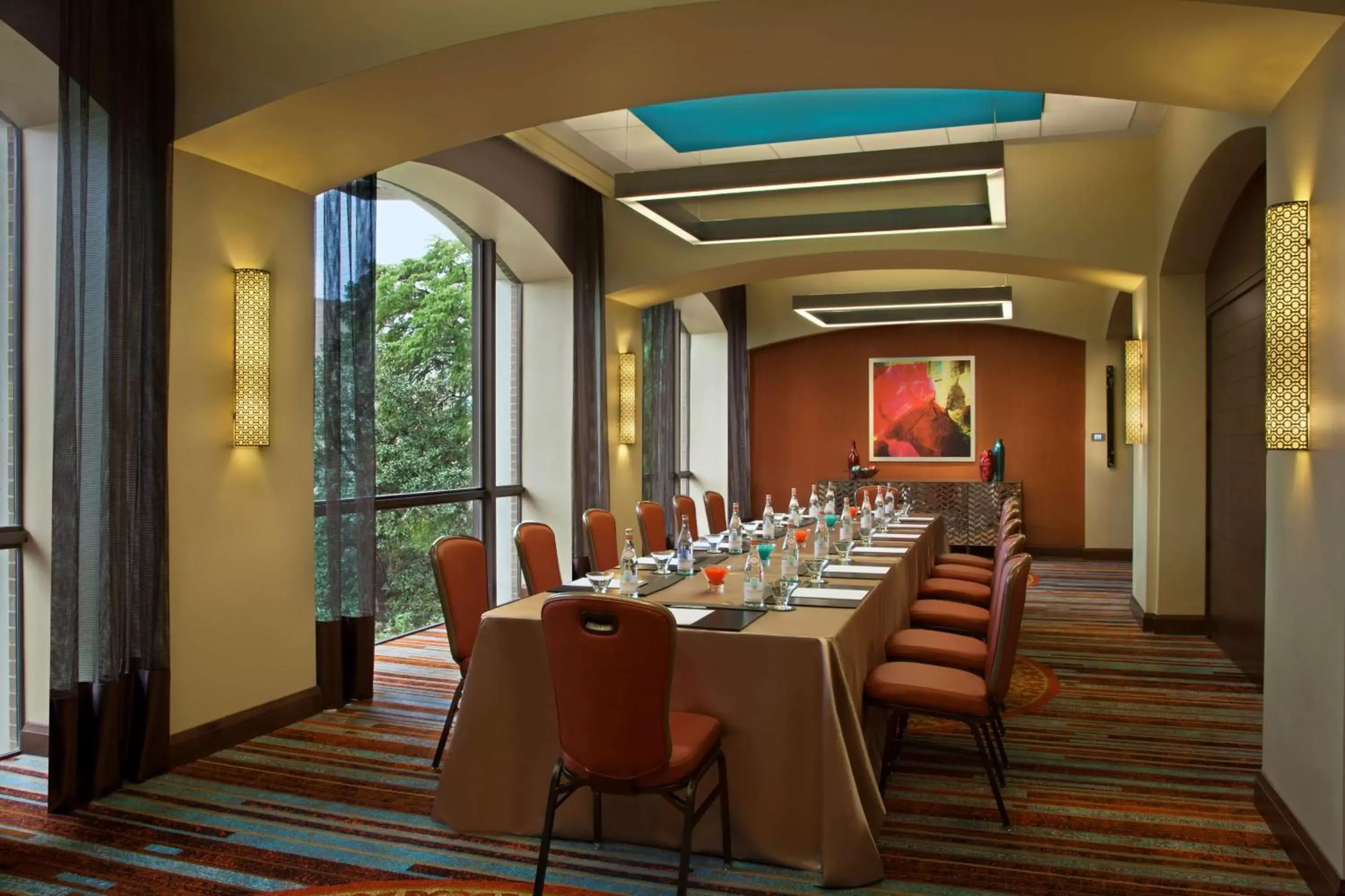 Meeting/conference room, Restaurant/Places to Eat in Hilton Palacio del Rio