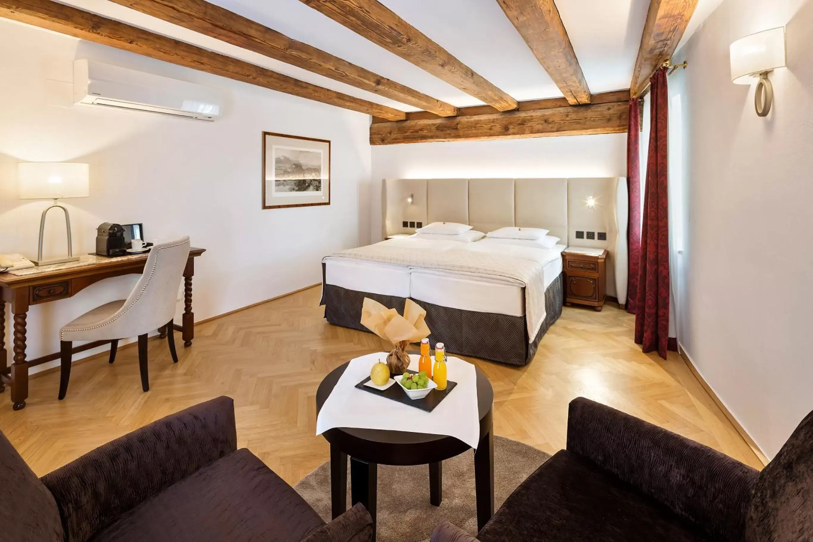 Bedroom in Radisson Blu Hotel Altstadt