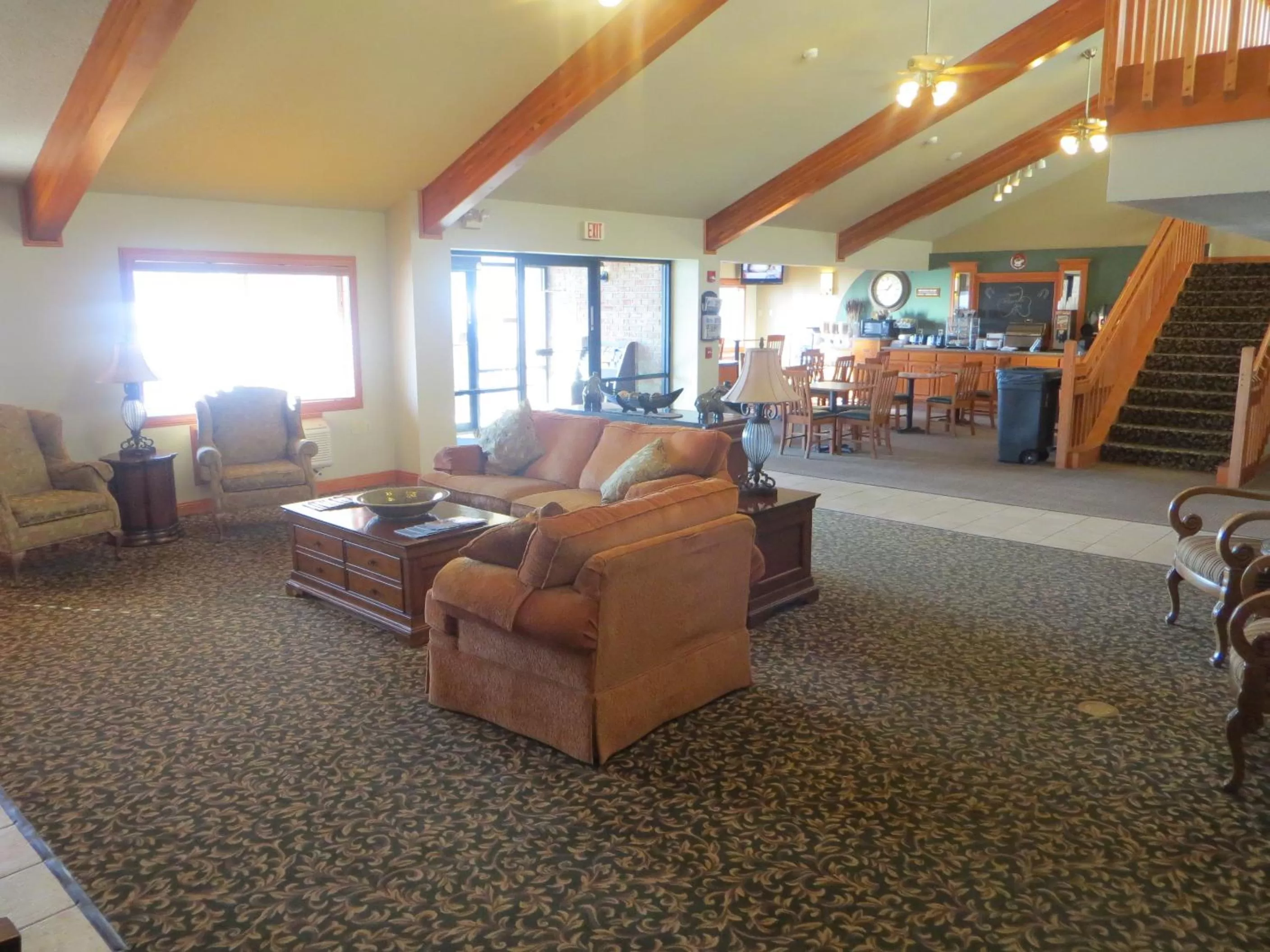 Lobby or reception in AmericInn by Wyndham Manitowoc