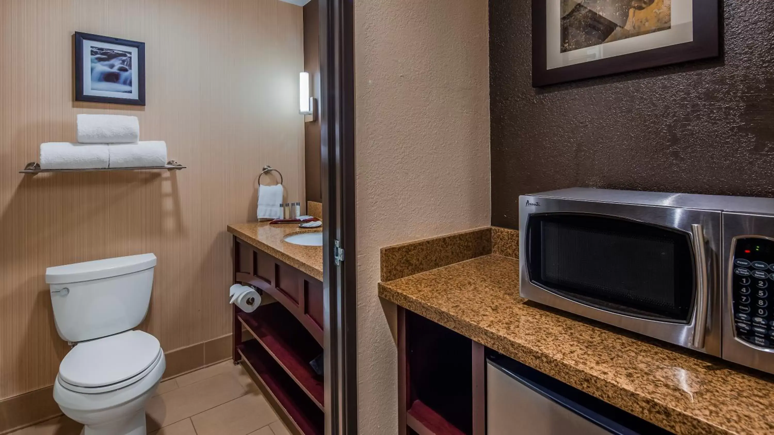 Bathroom in Best Western Plus Truckee-Tahoe Hotel