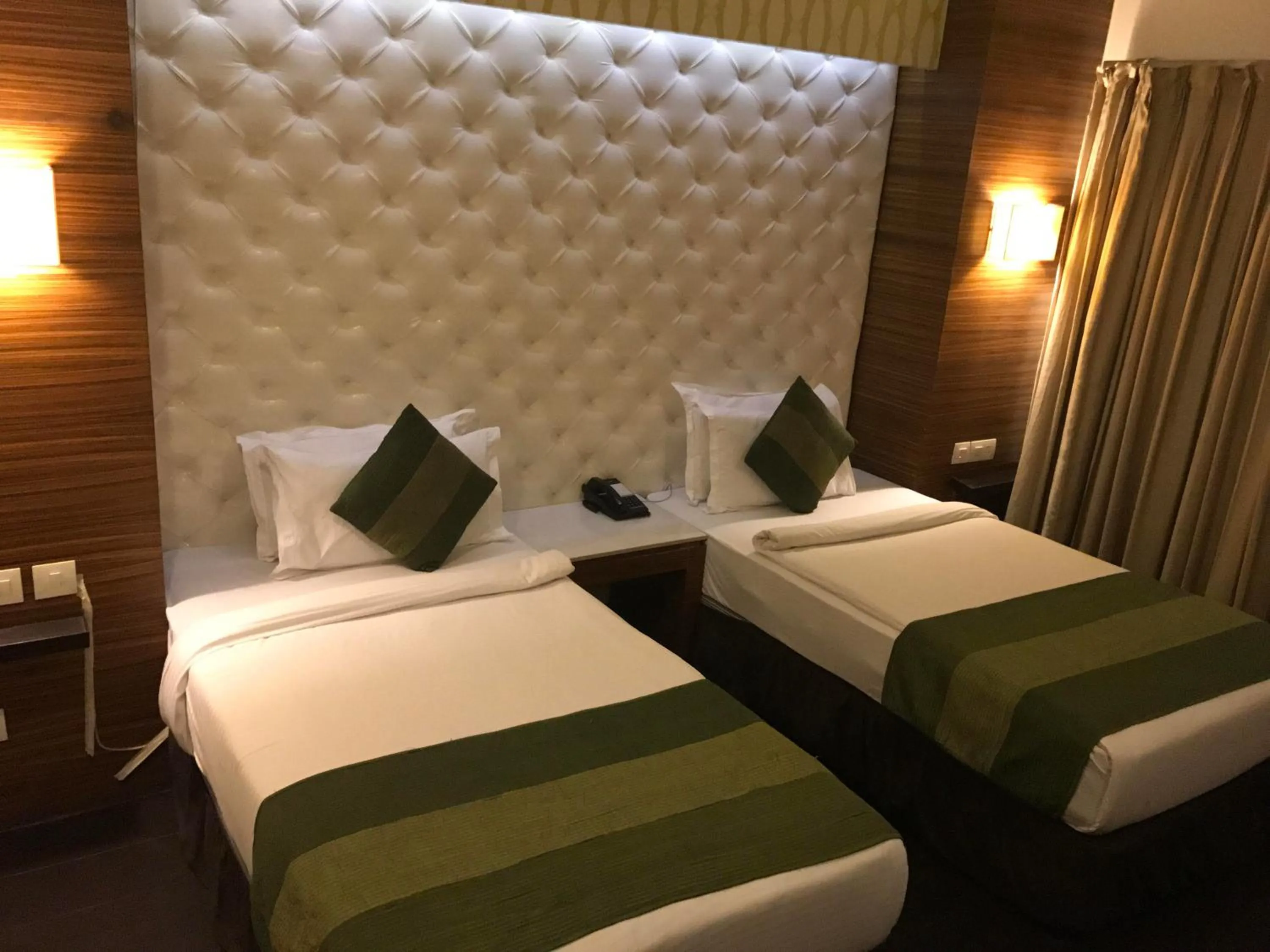 View (from property/room), Bed in Hotel Ivory 32