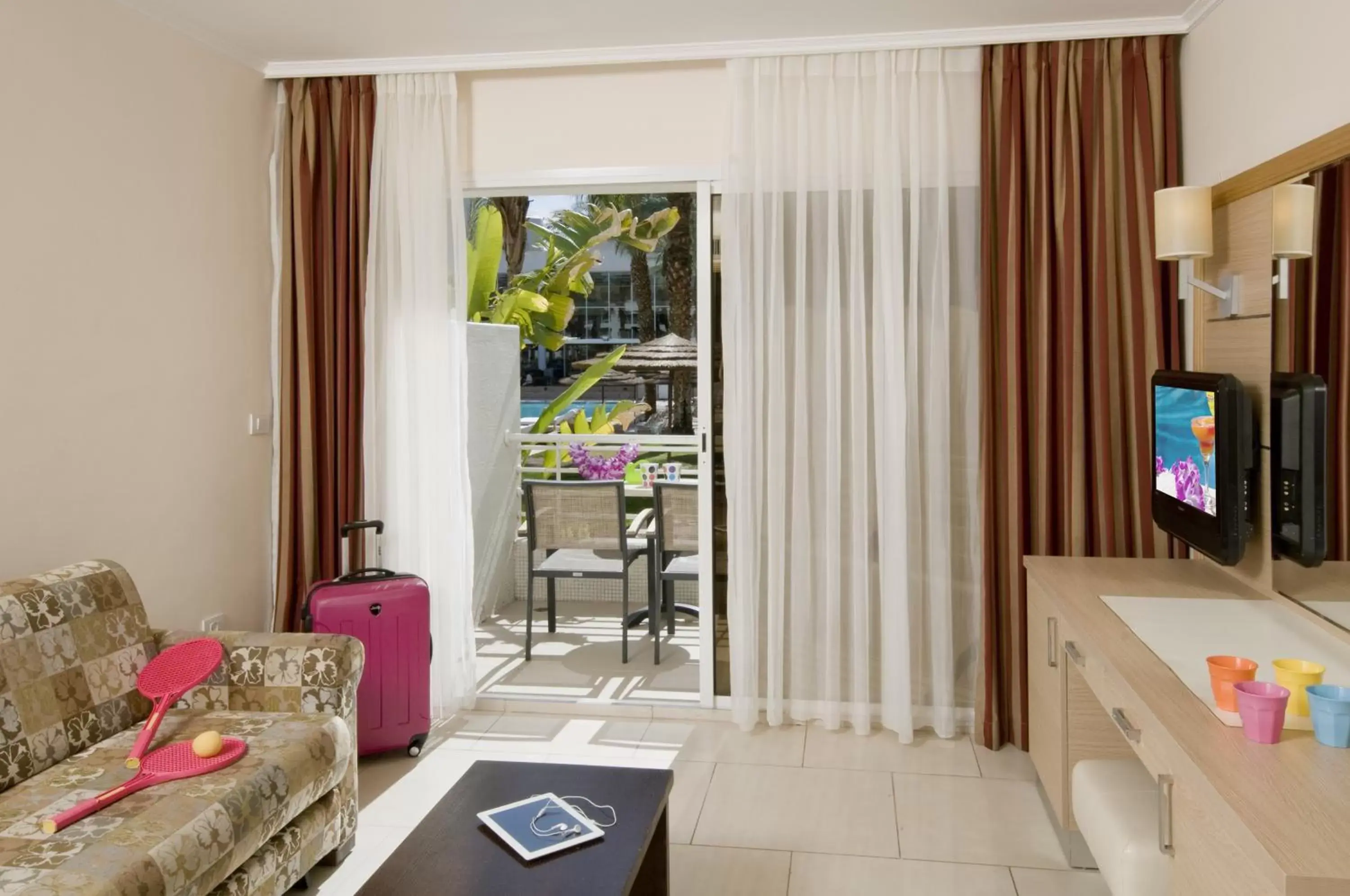 Balcony/Terrace, Seating Area in Leonardo Royal Resort Eilat