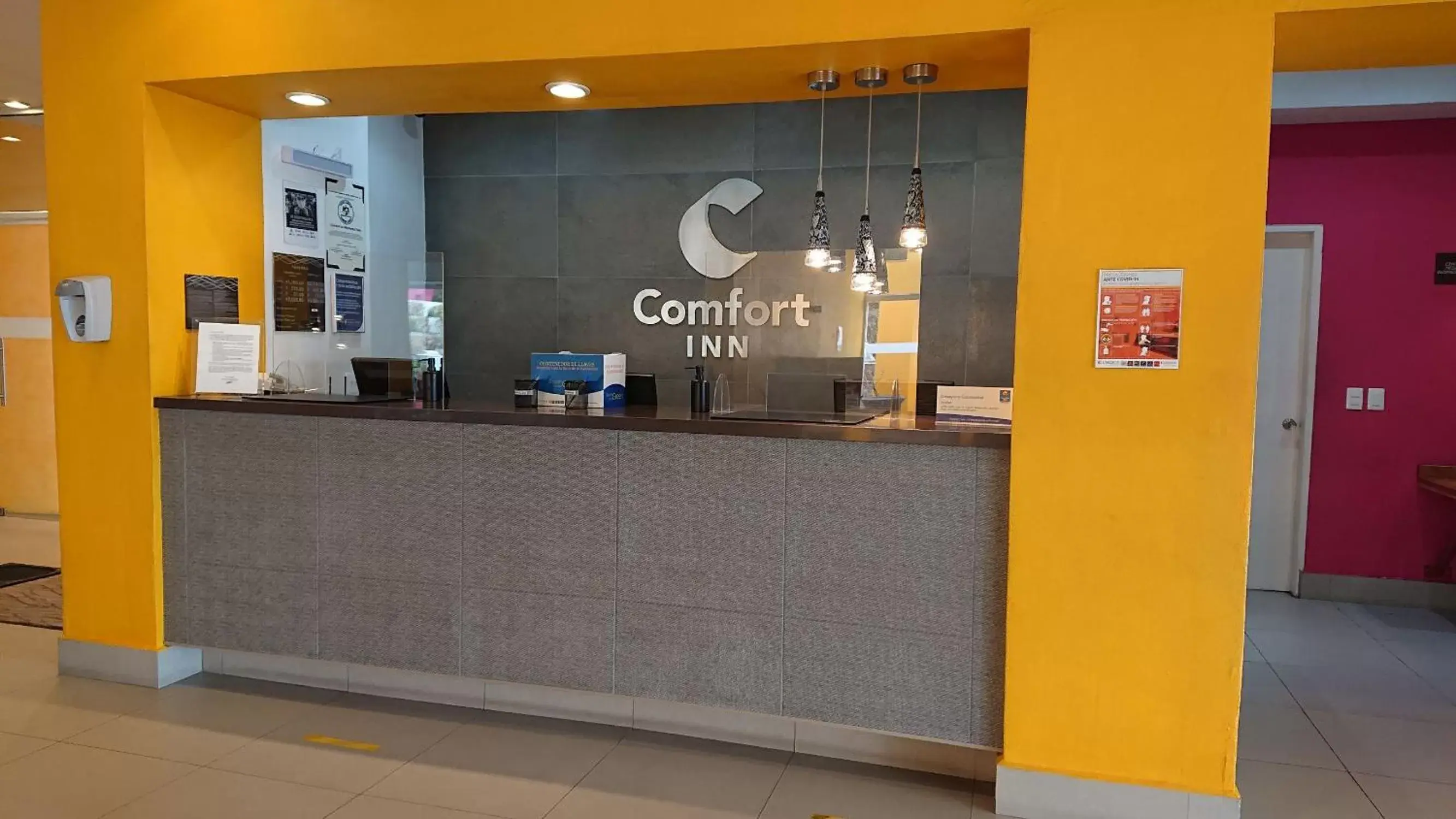 Lobby or reception in Comfort Inn Monterrey Valle