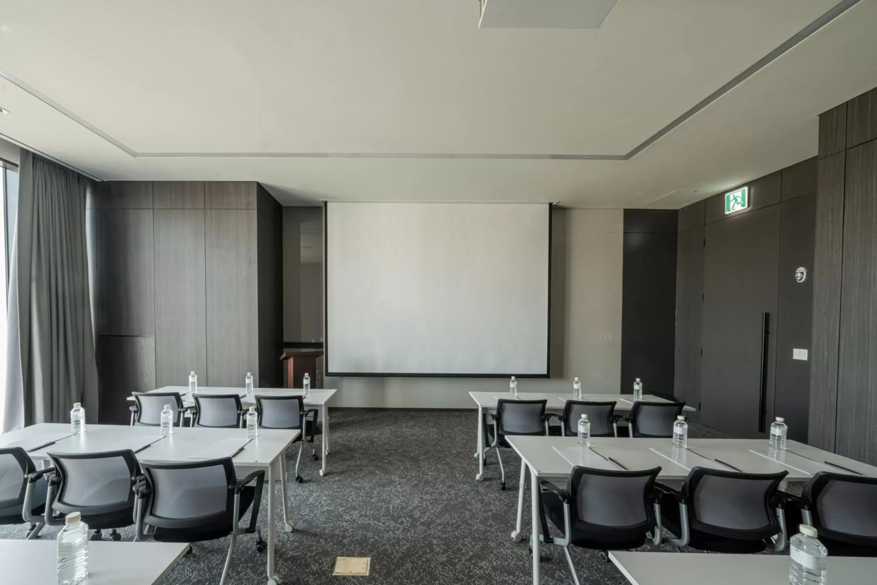 Meeting/conference room in Nine Tree Premier Hotel Seoul Pangyo