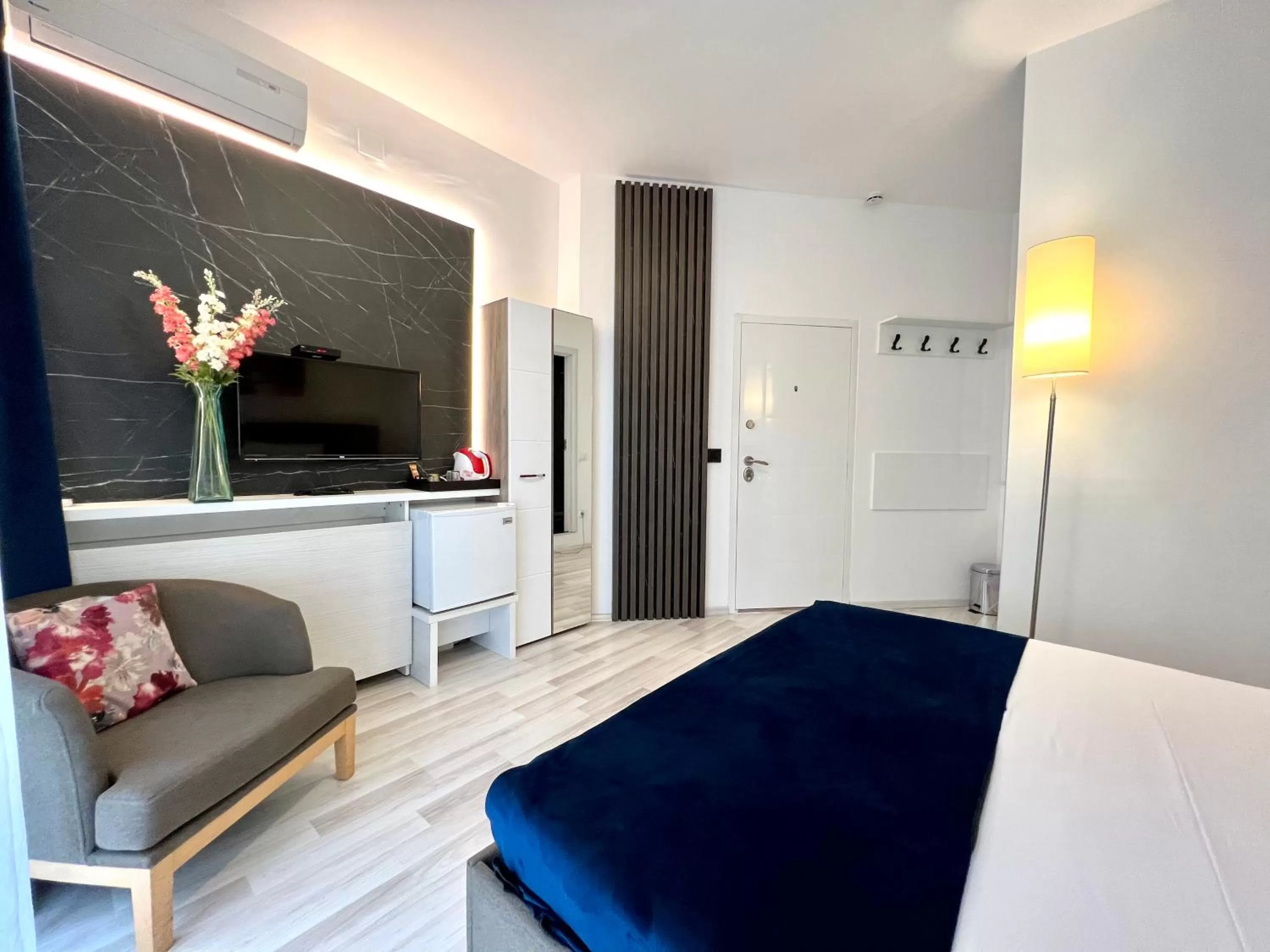 TV and multimedia, Bed in Centar Forever