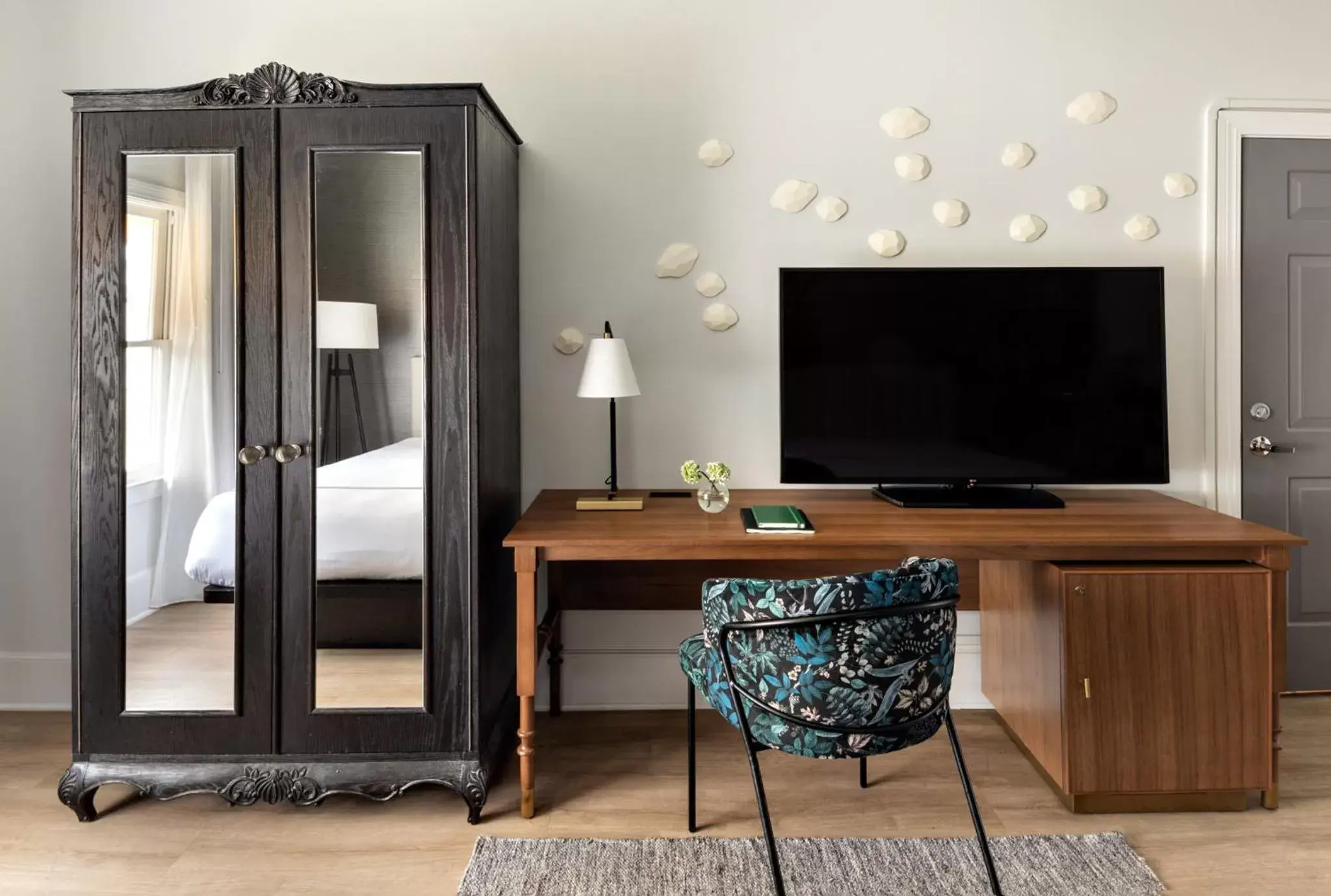 King Suite with Mobility Accessible Tub in Kimpton Brice Hotel by IHG King Suite with Mobility Accessible Tub in Kimpton Brice Hotel by IHG