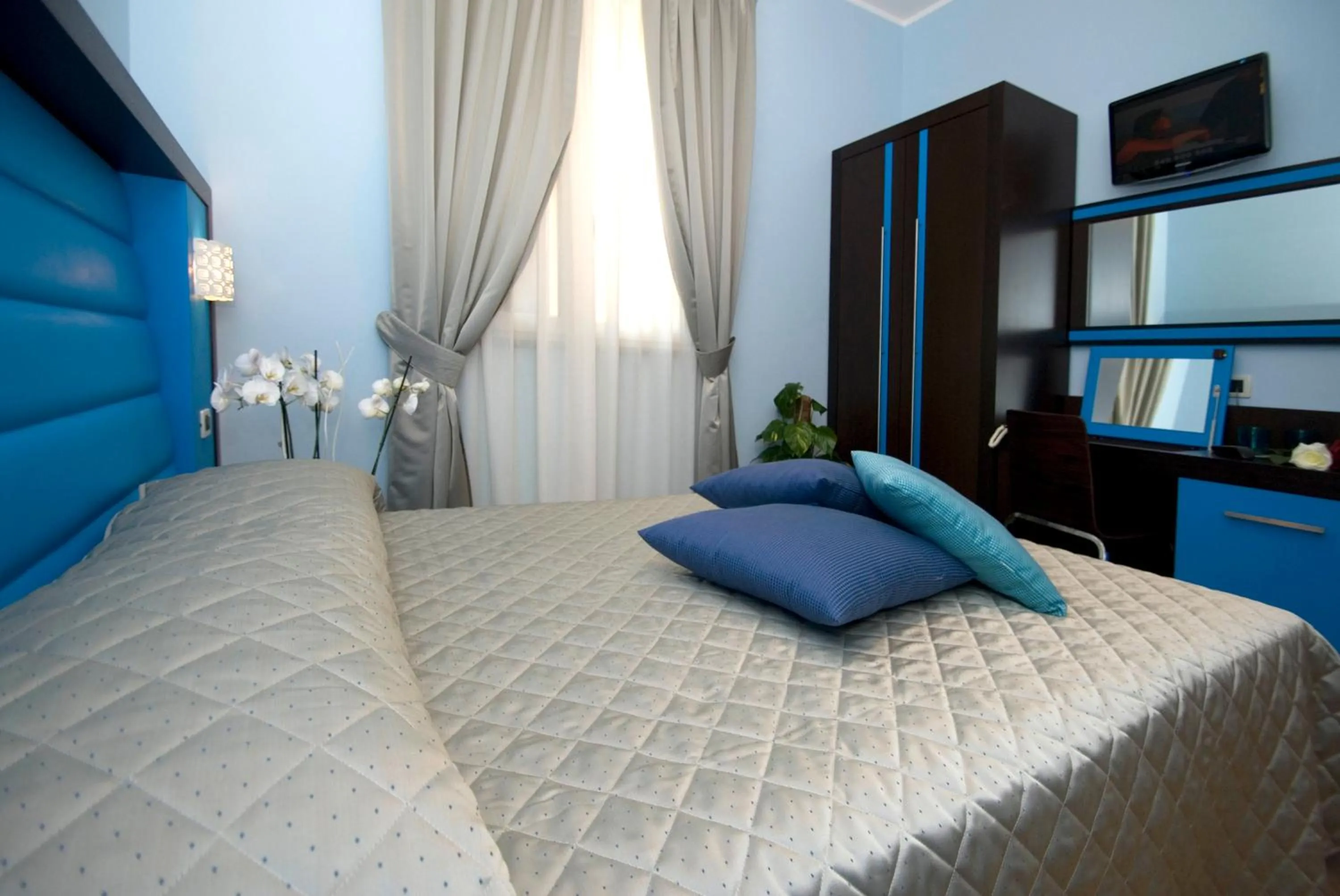 Living room, Bed in Hotel Rosignano