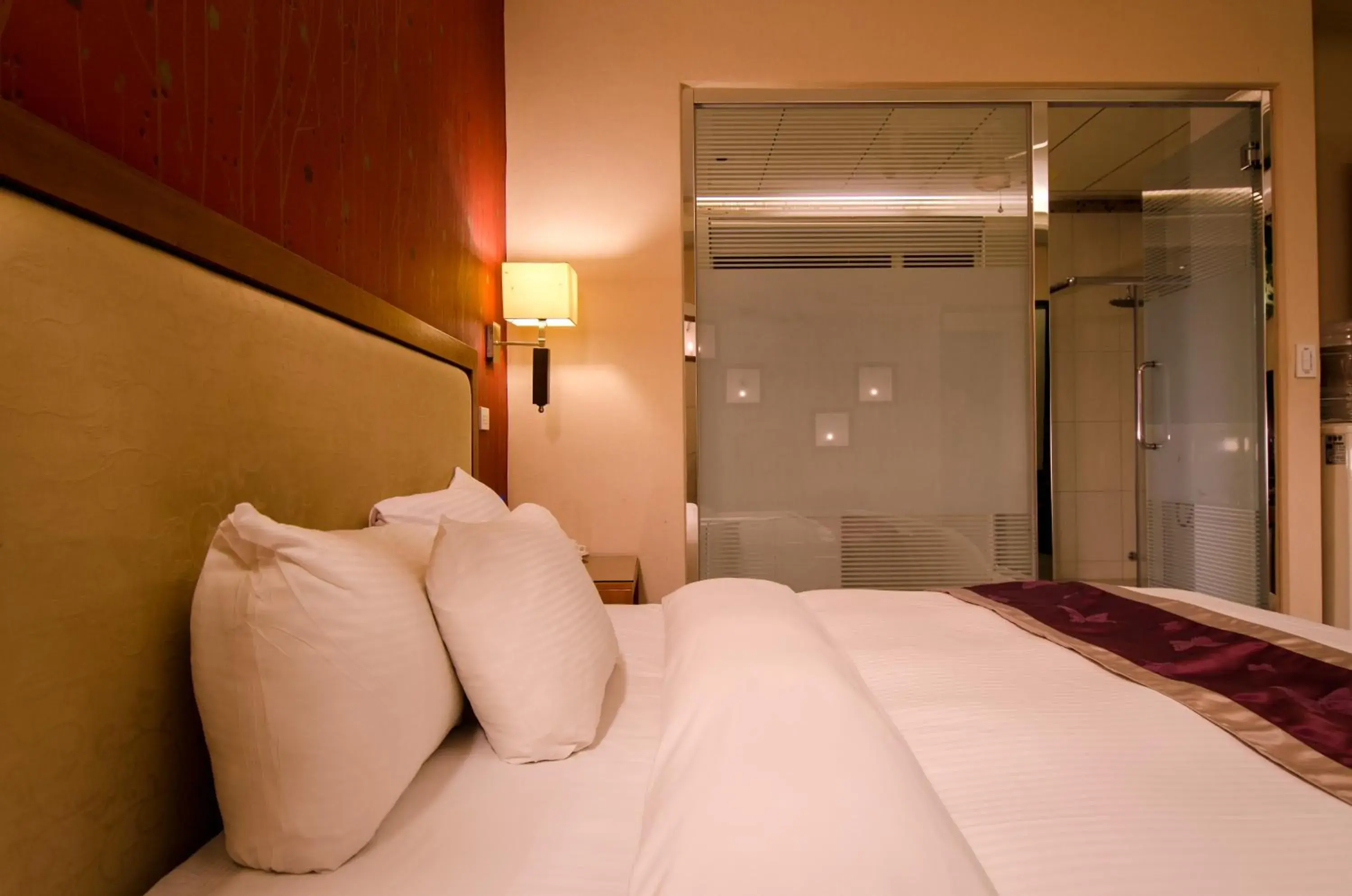 Bed in wogo hotel