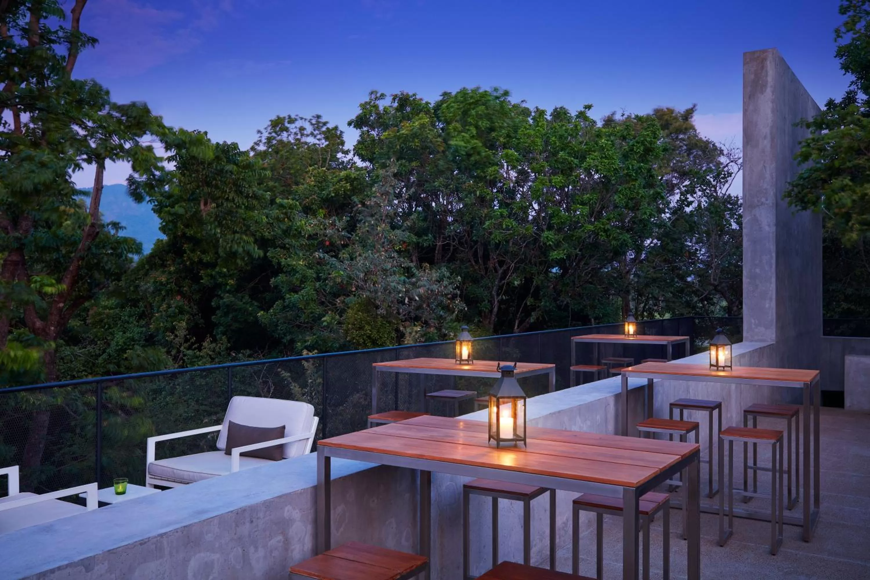 Lounge or bar in Jetwing Lake