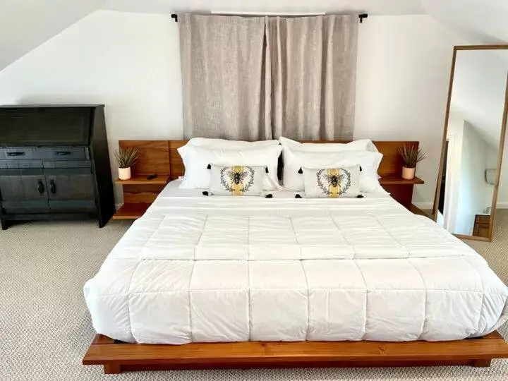 Bed in Buttonwood Boutique Hotel