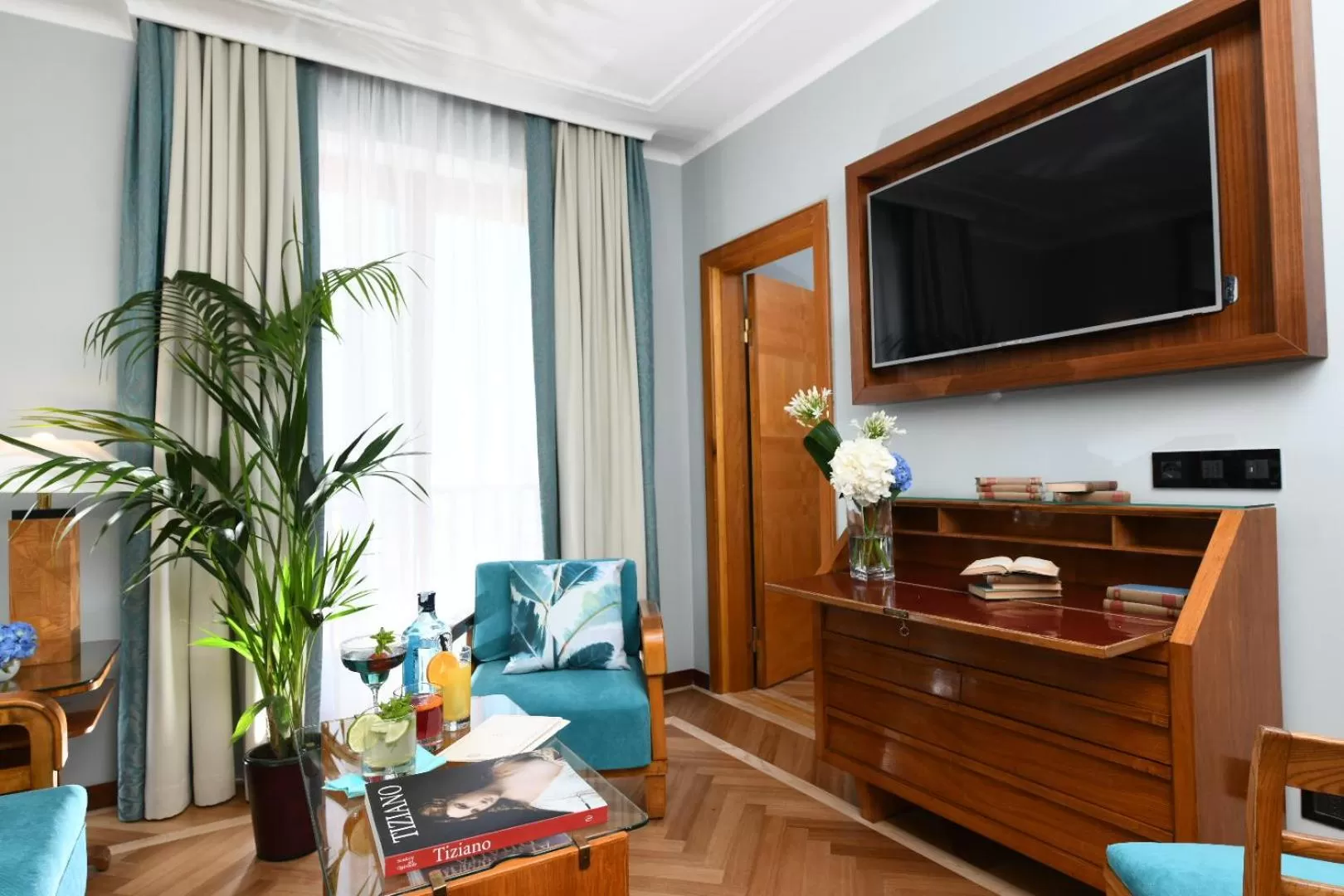 TV and multimedia in Bettoja Hotel Mediterraneo