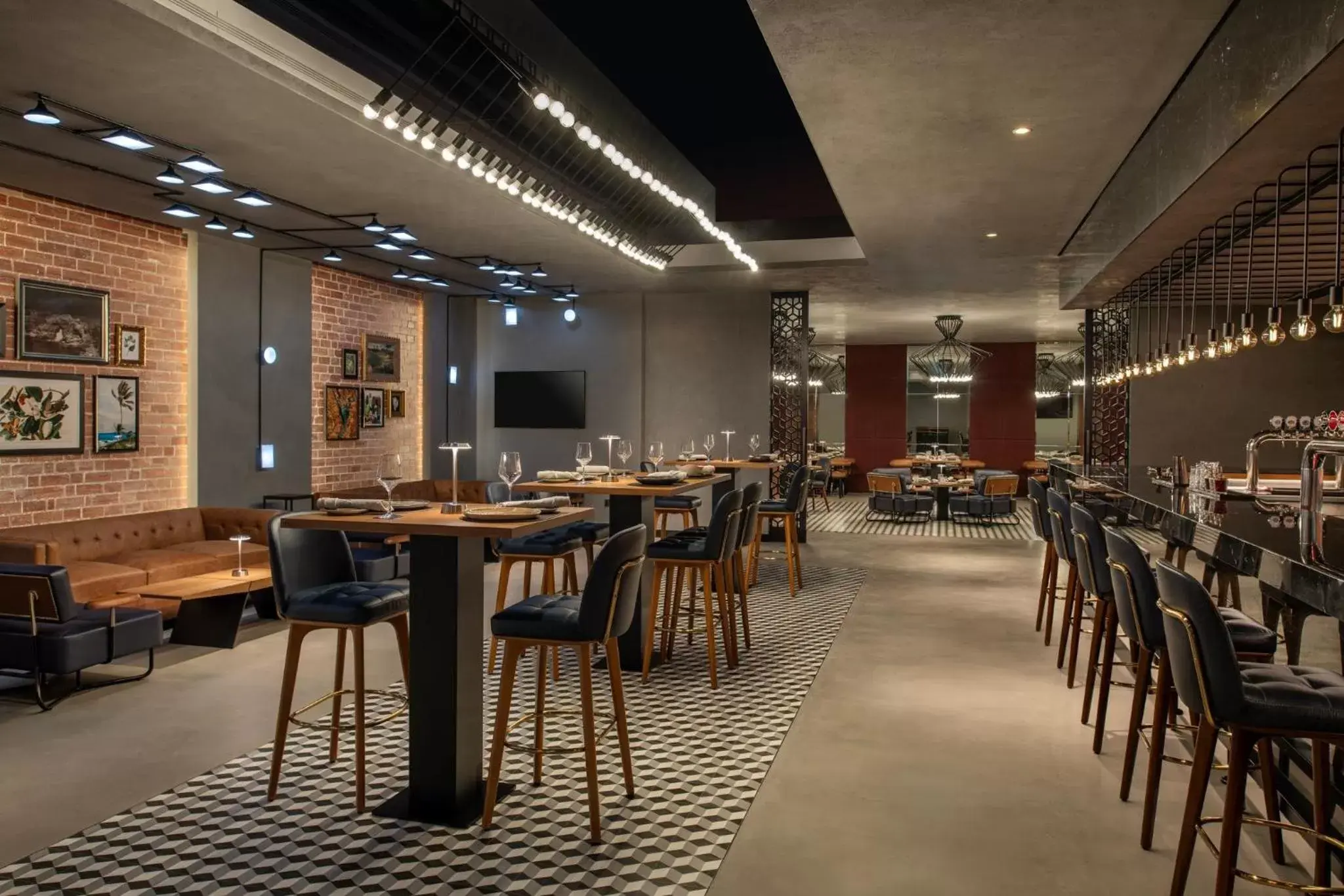 Lounge or bar, Restaurant/Places to Eat in Abesq Doha Hotel and Residences