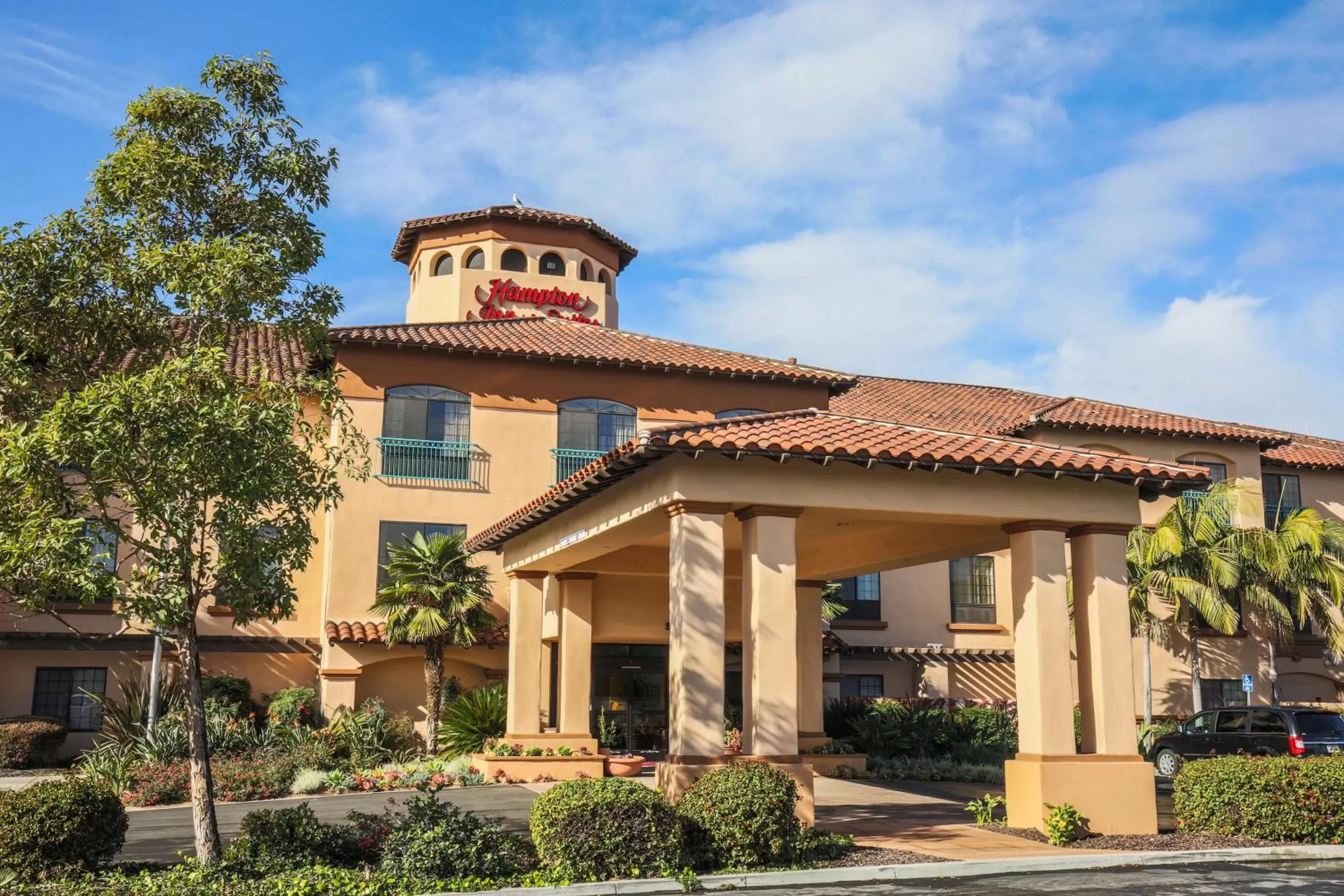 Property building in Hampton Inn & Suites Camarillo