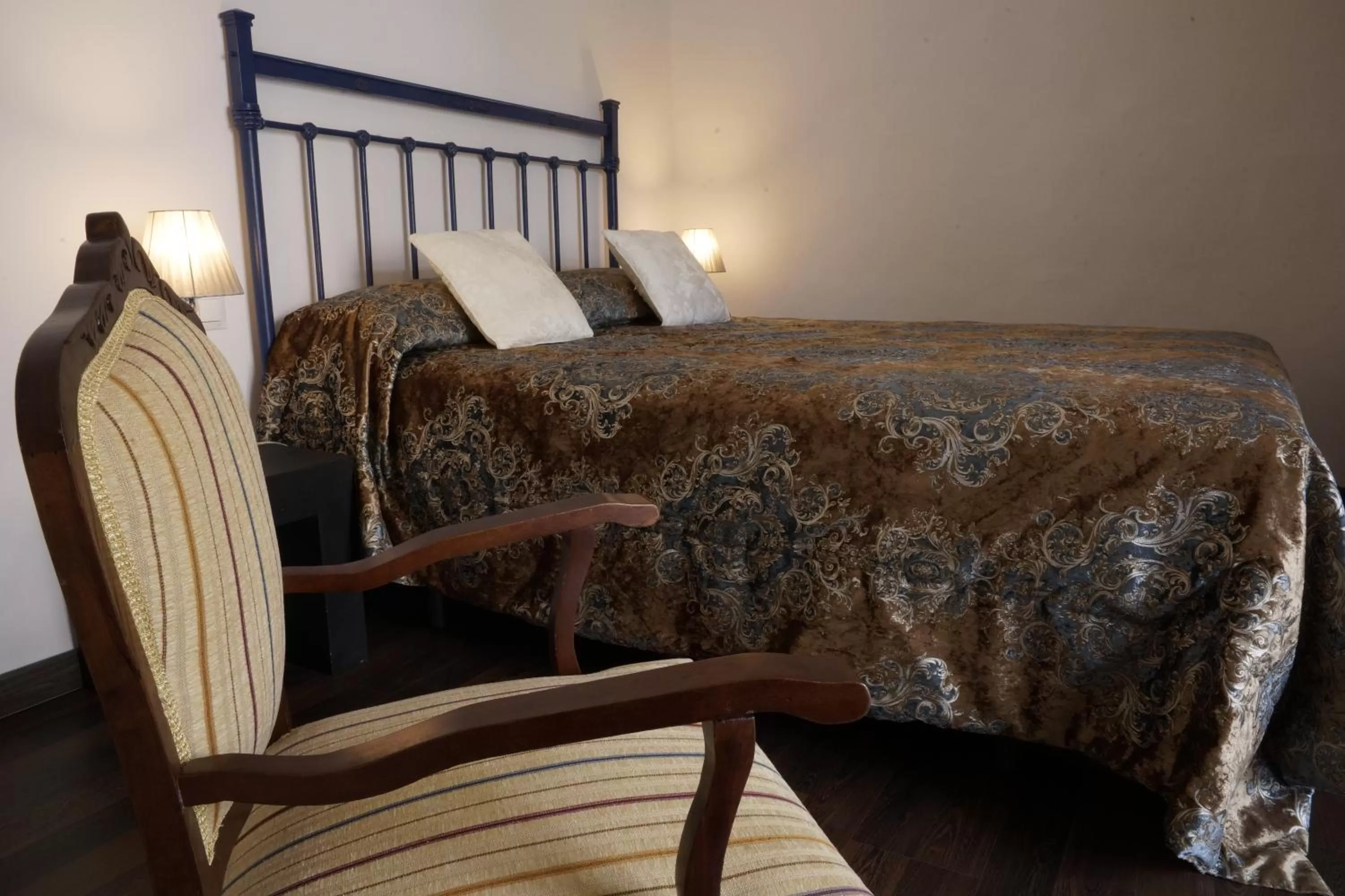 Photo of the whole room, Bed in Fuentepiedra Casa Rural Categoría Superior