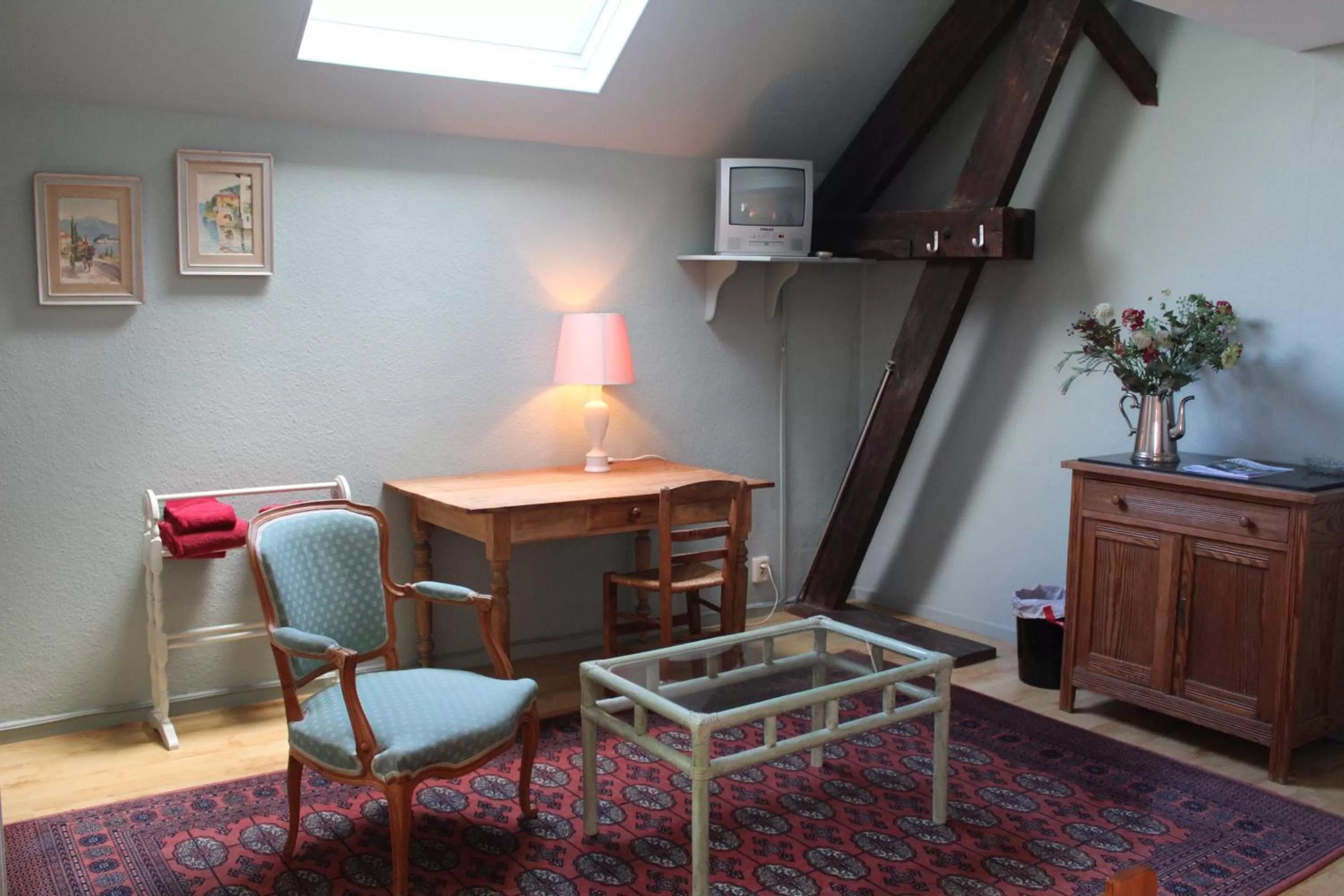 Seating Area in LE CHARNOIS