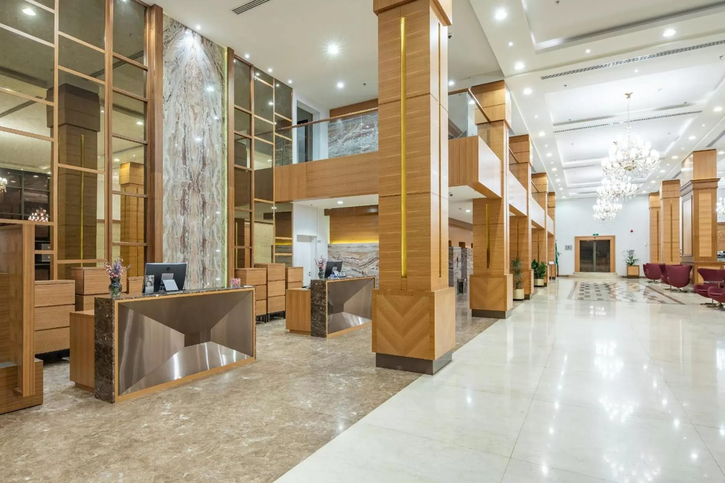 Lobby or reception, Restaurant/Places to Eat in Radisson Blu Hotel, Buraidah