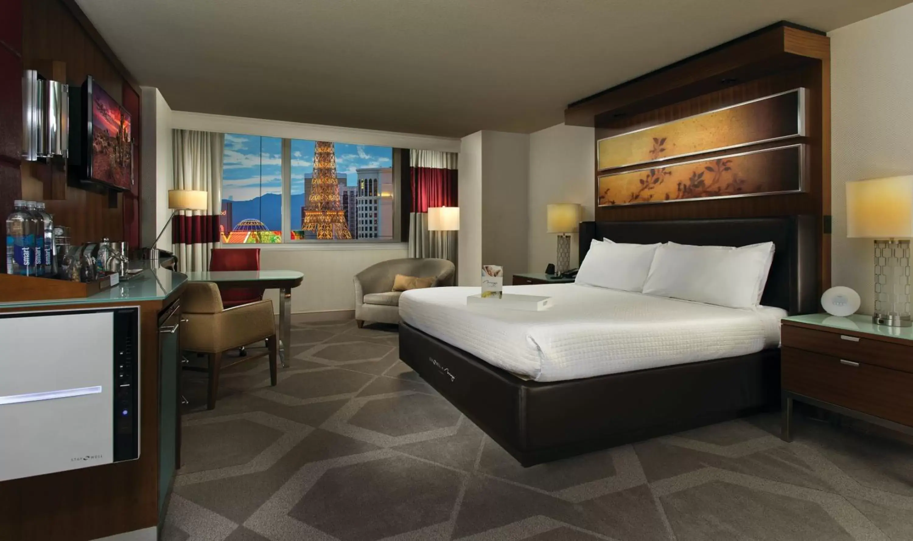 Bedroom, Bed in The Mirage Bedroom, Bed in The Mirage