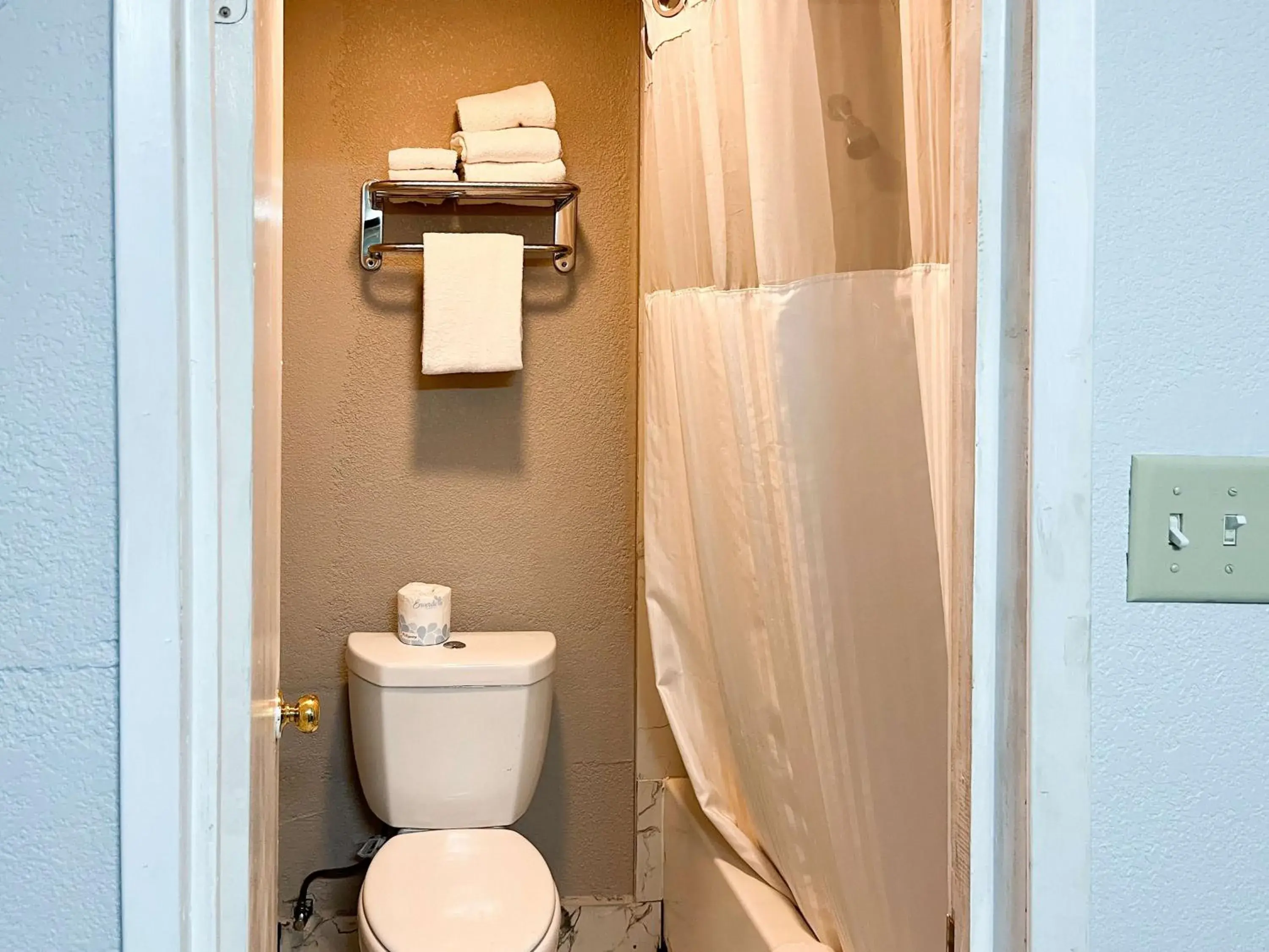 Bathroom in Studio 6 Suites Delano, CA