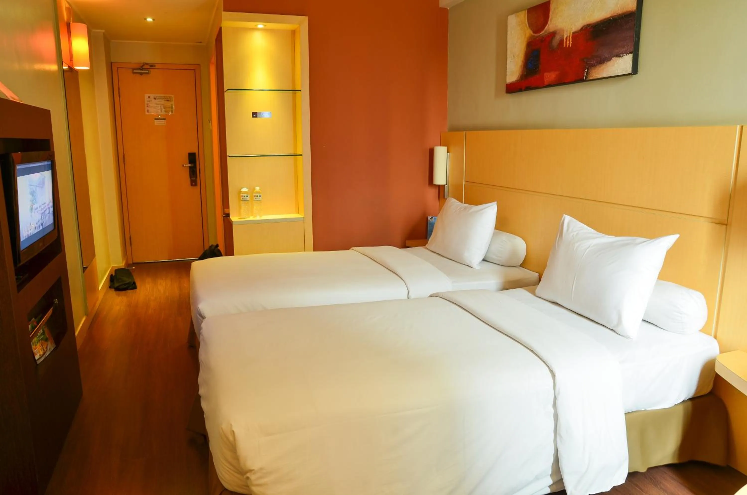 Bed in Ibis Jakarta Arcadia