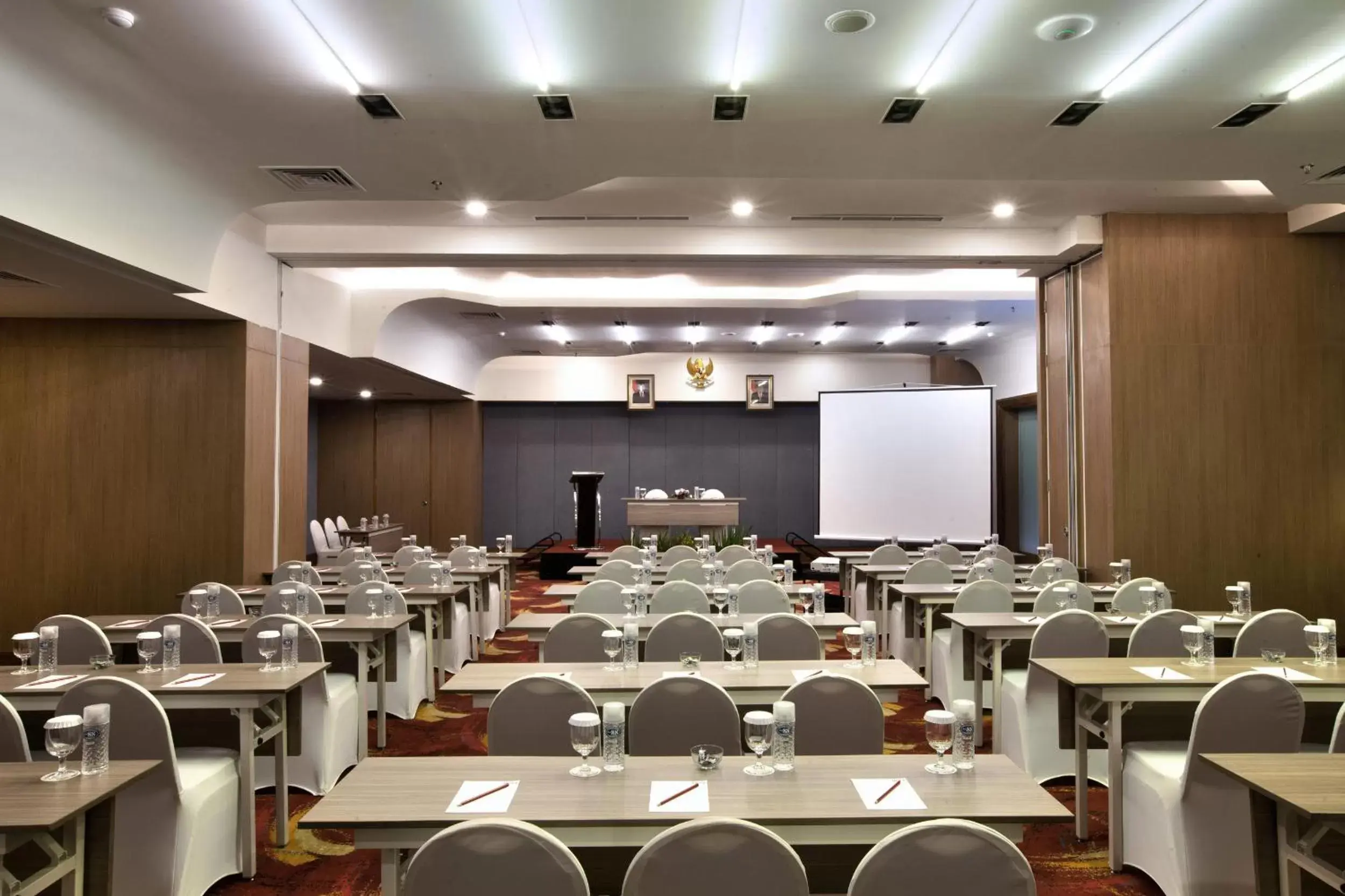 Meeting/conference room in Mercure Bandung Nexa Supratman