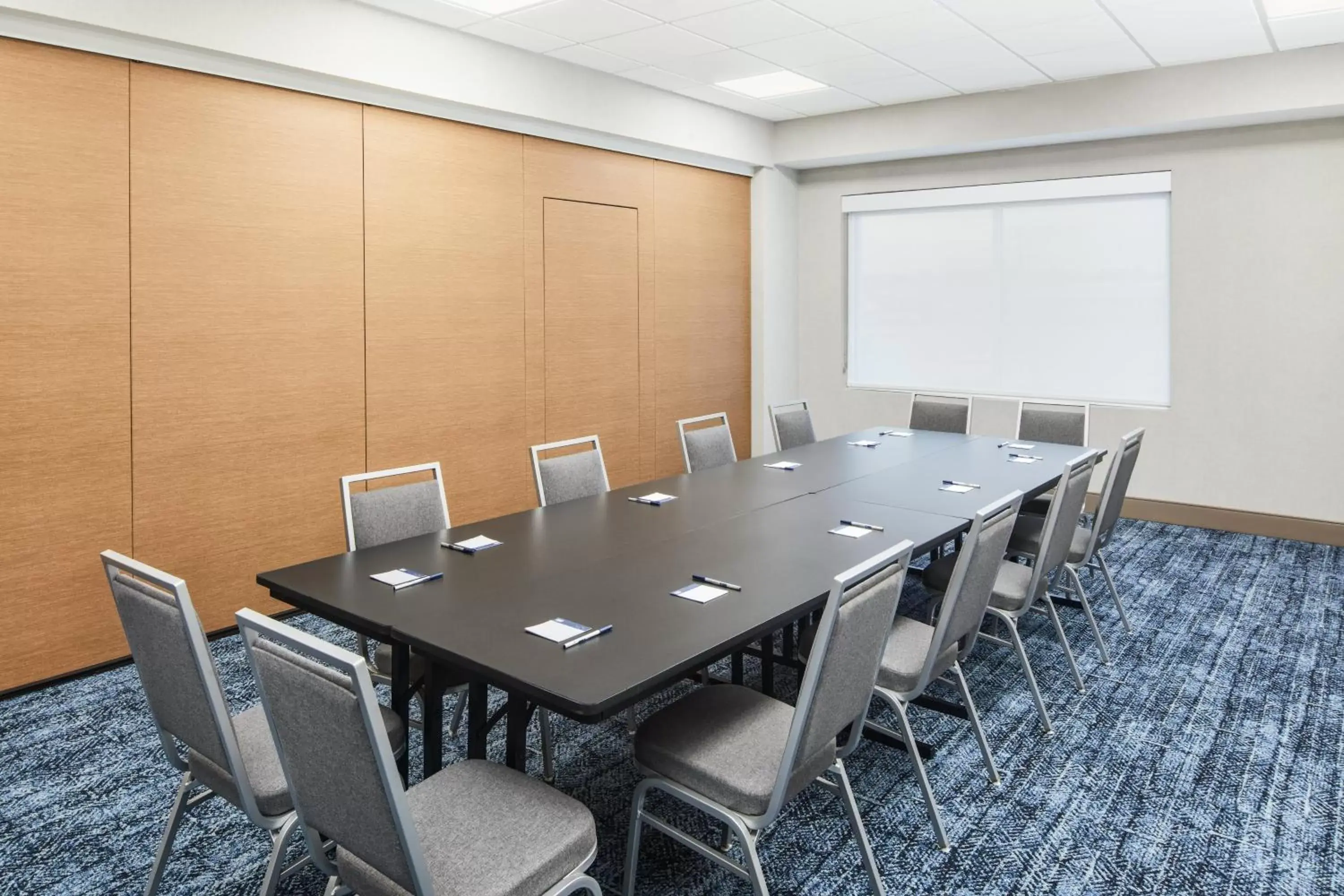 Meeting/conference room in Holiday Inn Express Richmond - Midtown, an IHG Hotel