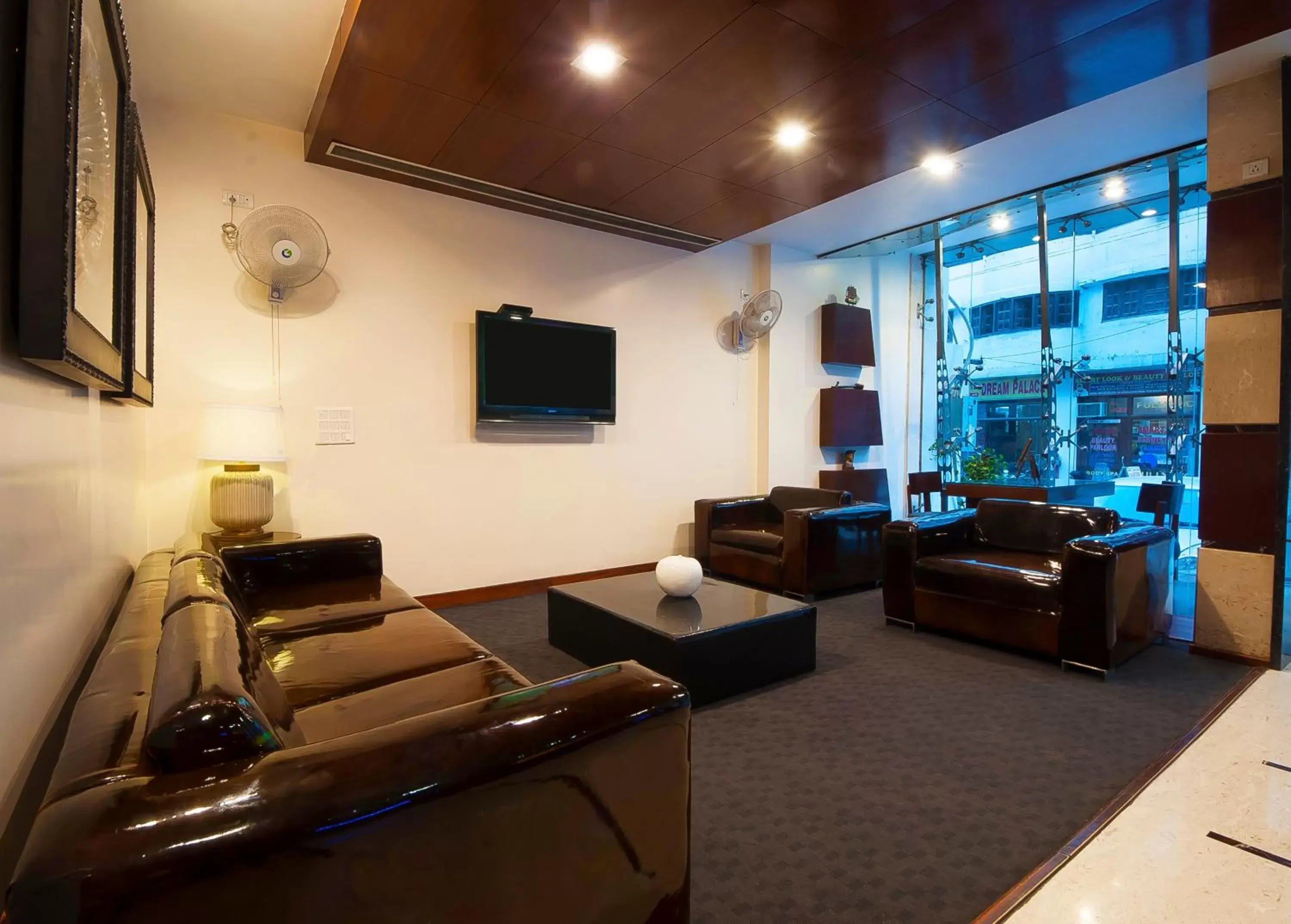 Lobby or reception, Seating Area in Hotel Aura