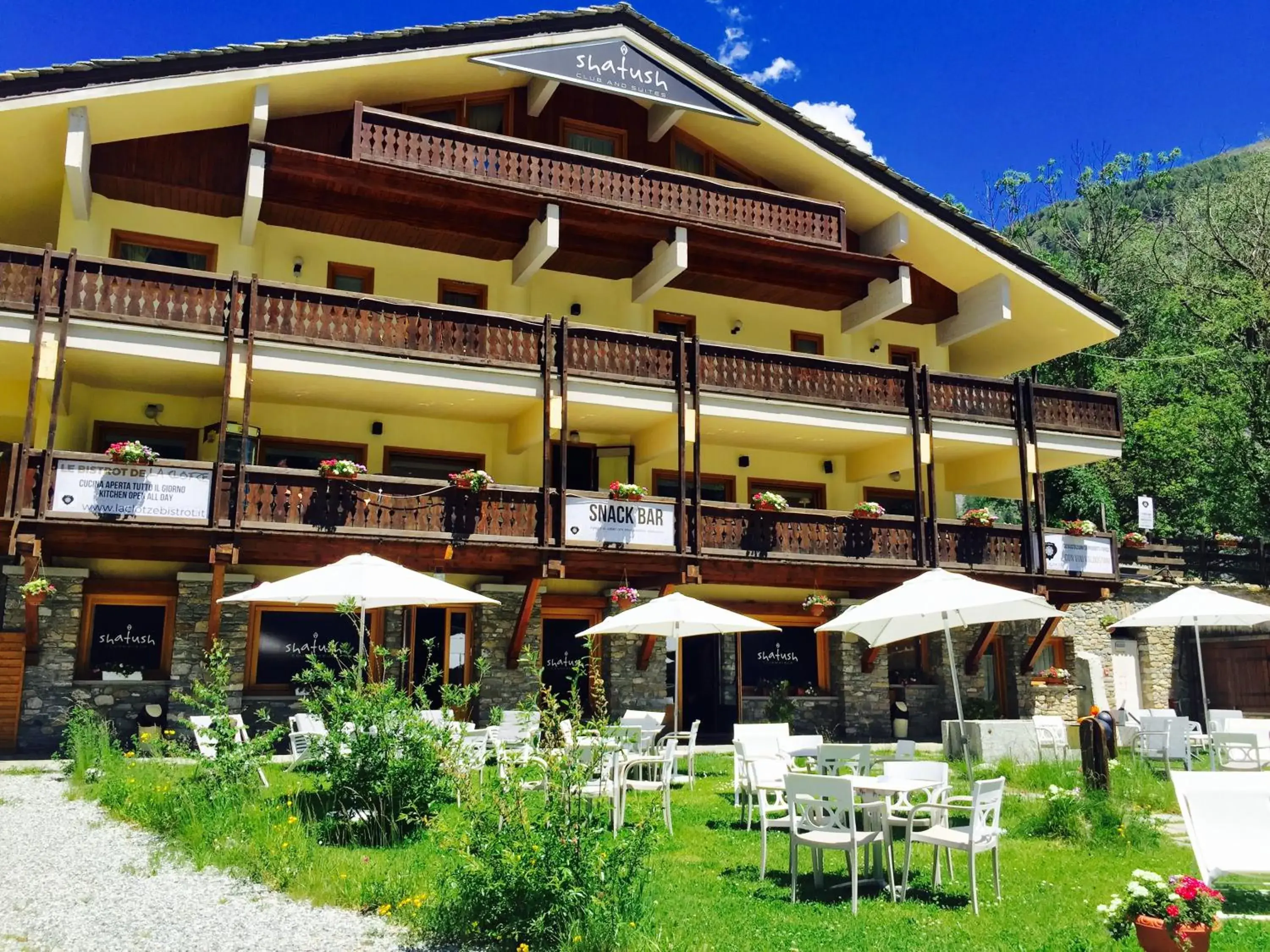 Facade/entrance, Garden in Shatush Hotel