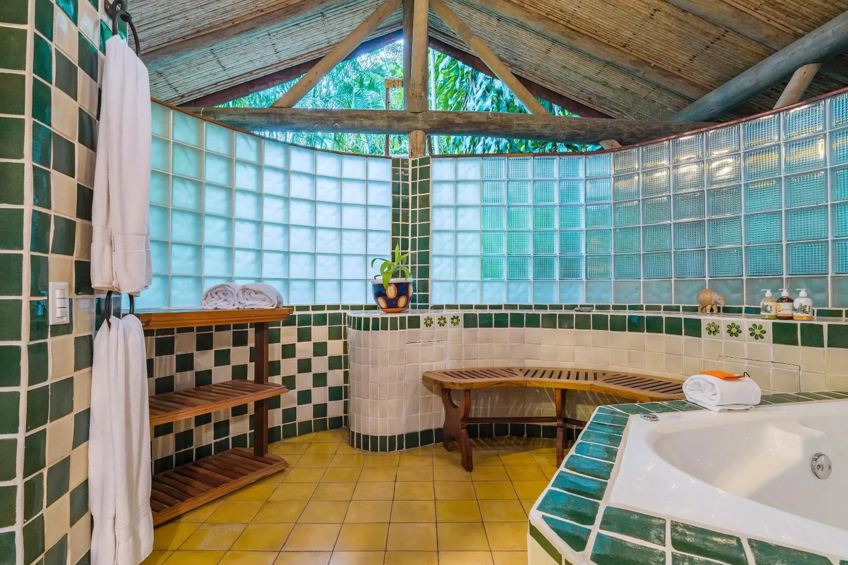 Bathroom in Finca Rosa Blanca Coffee Farm and Inn