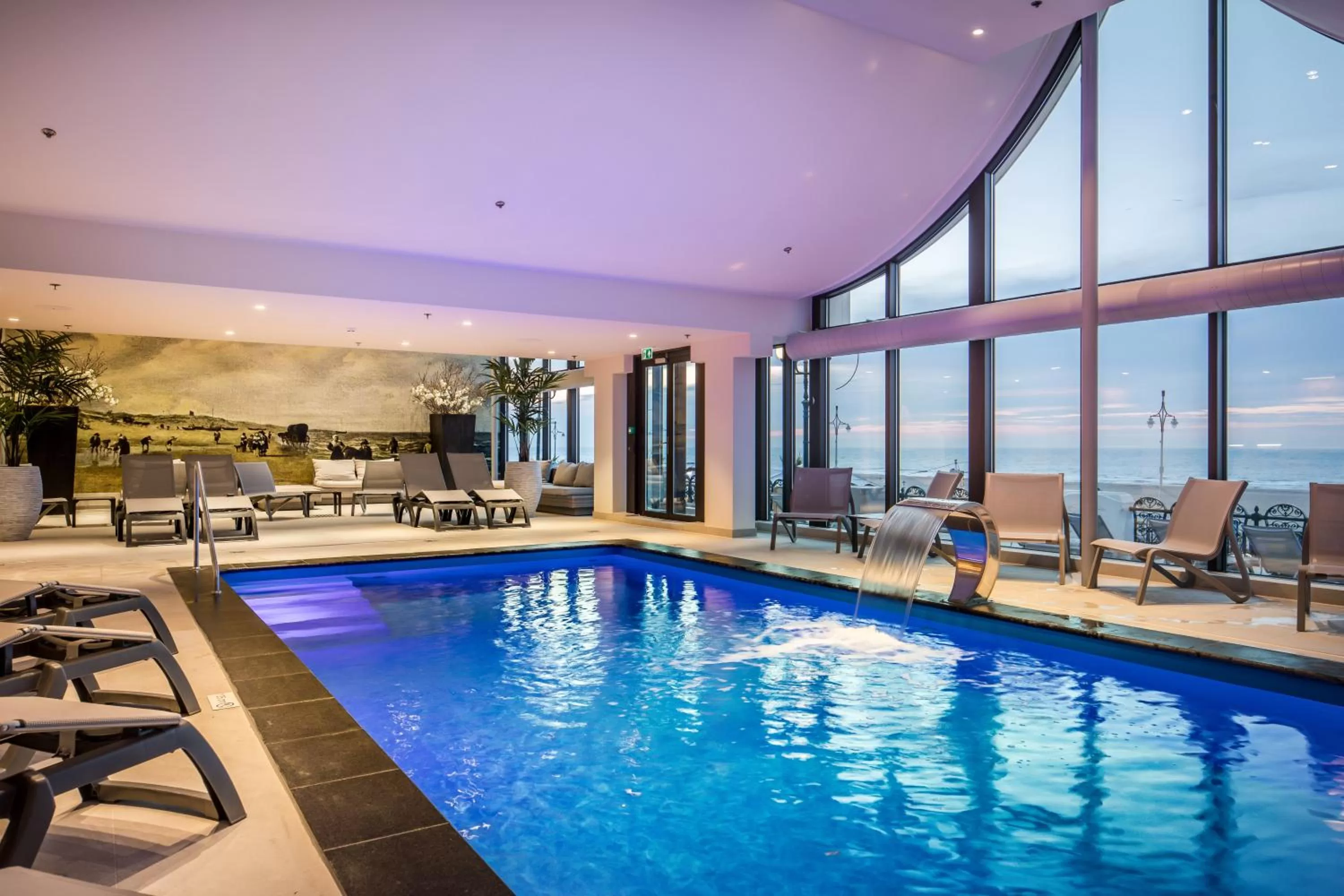 Swimming pool in Grand Hotel Amrâth Kurhaus The Hague Scheveningen