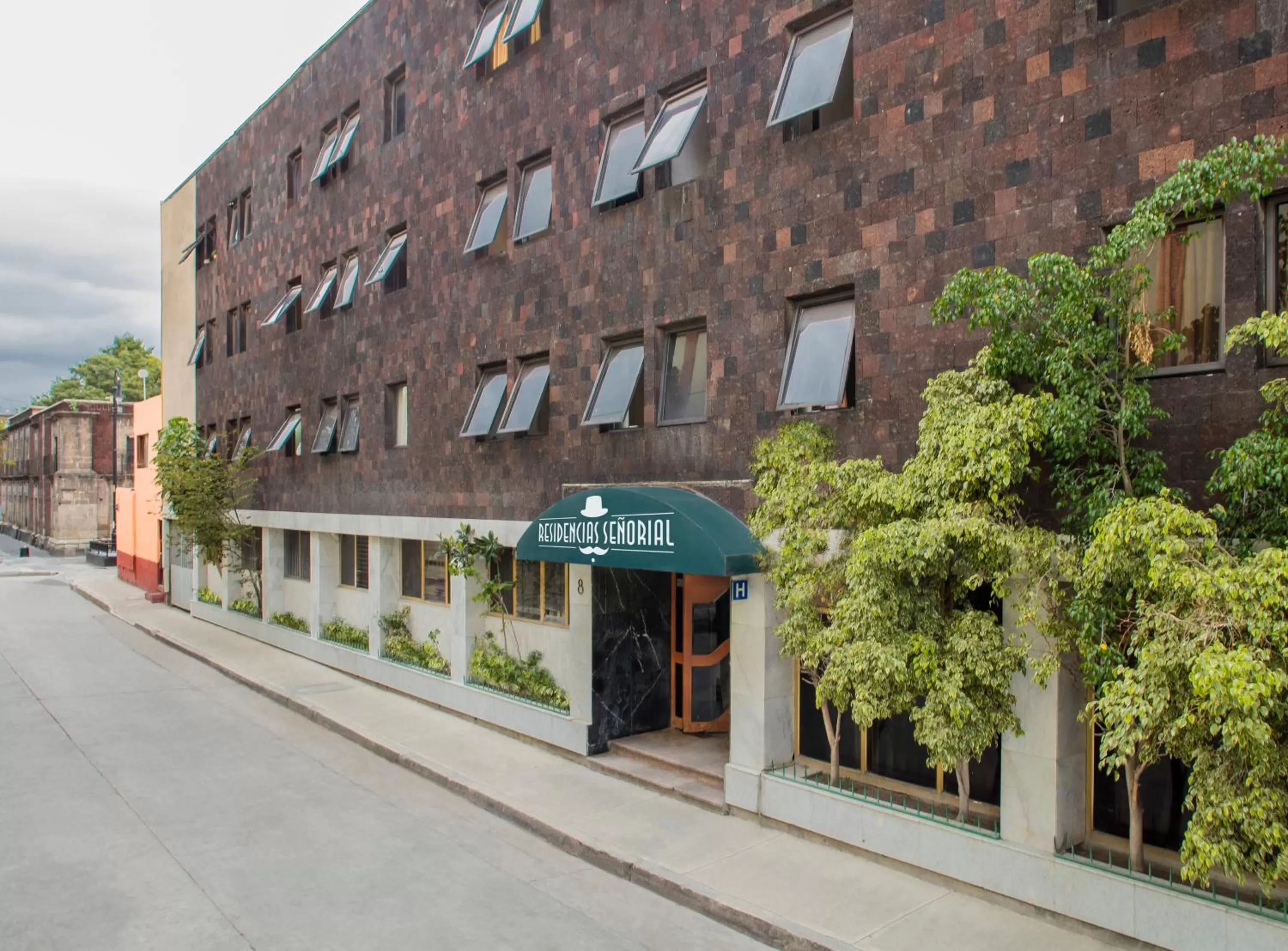 Property building in Residencias Señorial