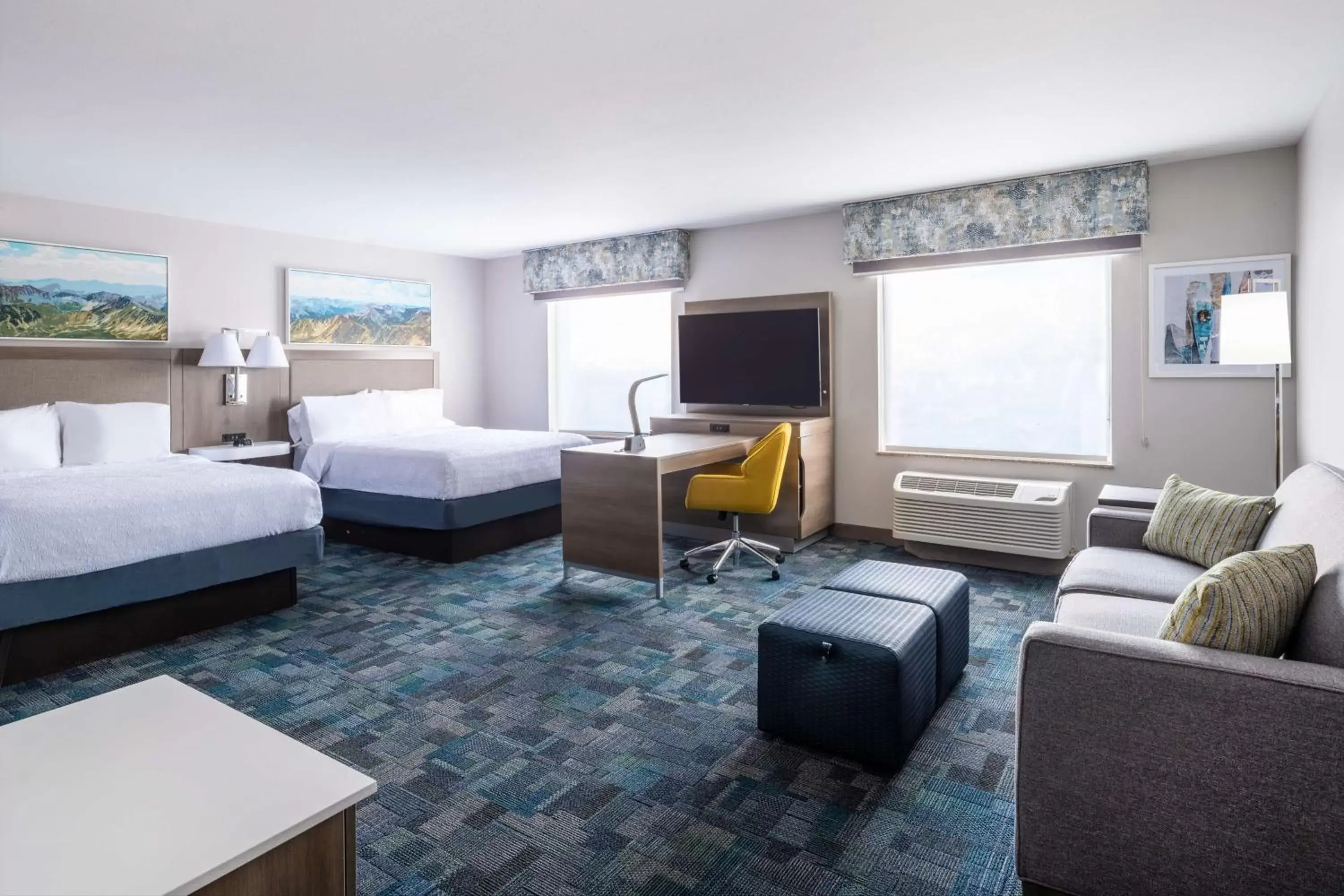 Bedroom, Seating Area in Hampton Inn & Suites Salida, CO