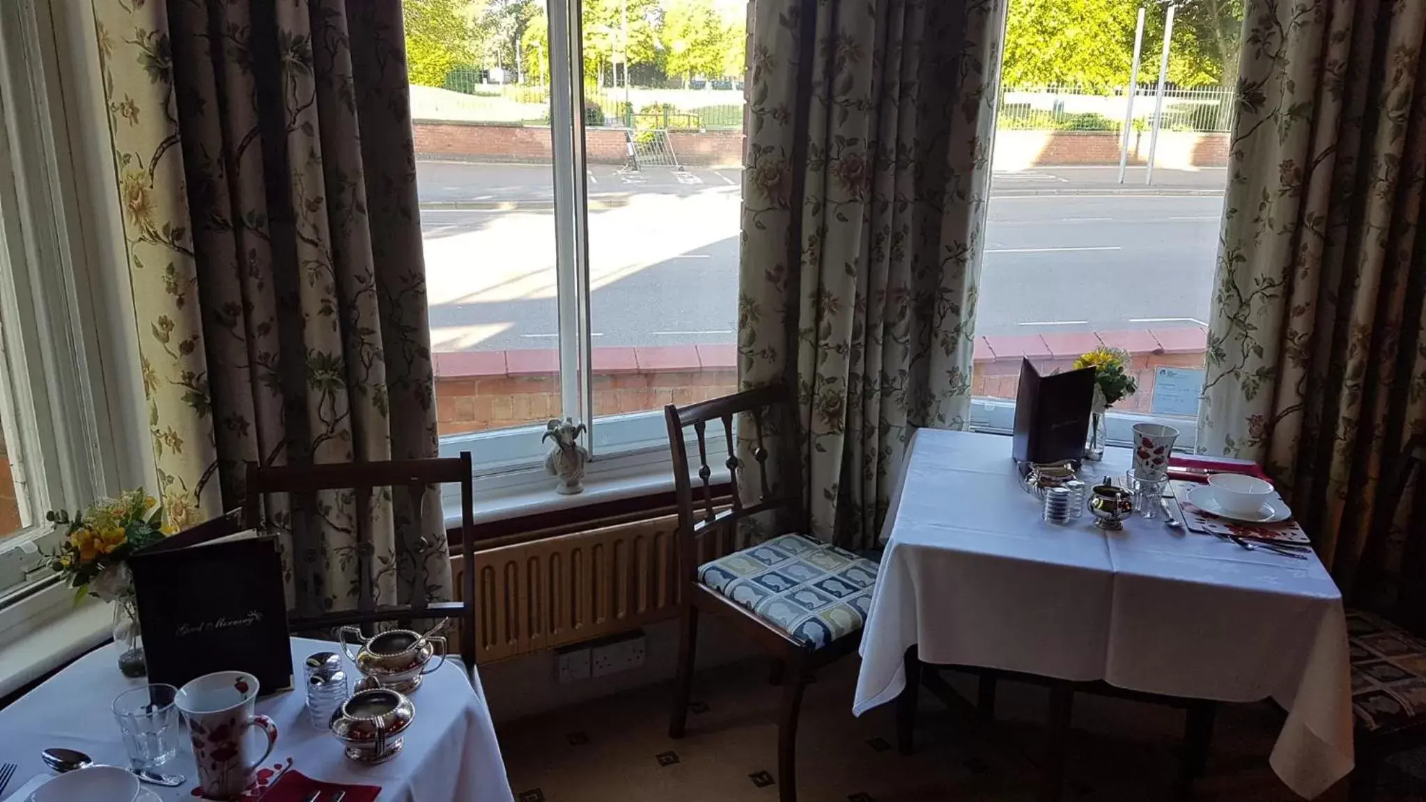 Breakfast, Restaurant/Places to Eat in Holywell House