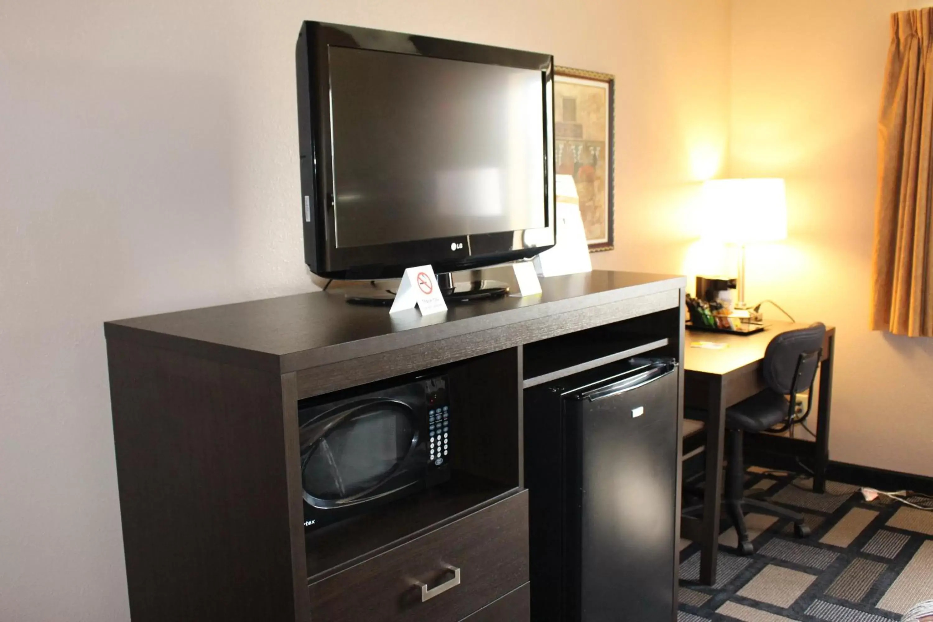 TV and multimedia, TV/Entertainment Center in Days Inn by Wyndham Watertown