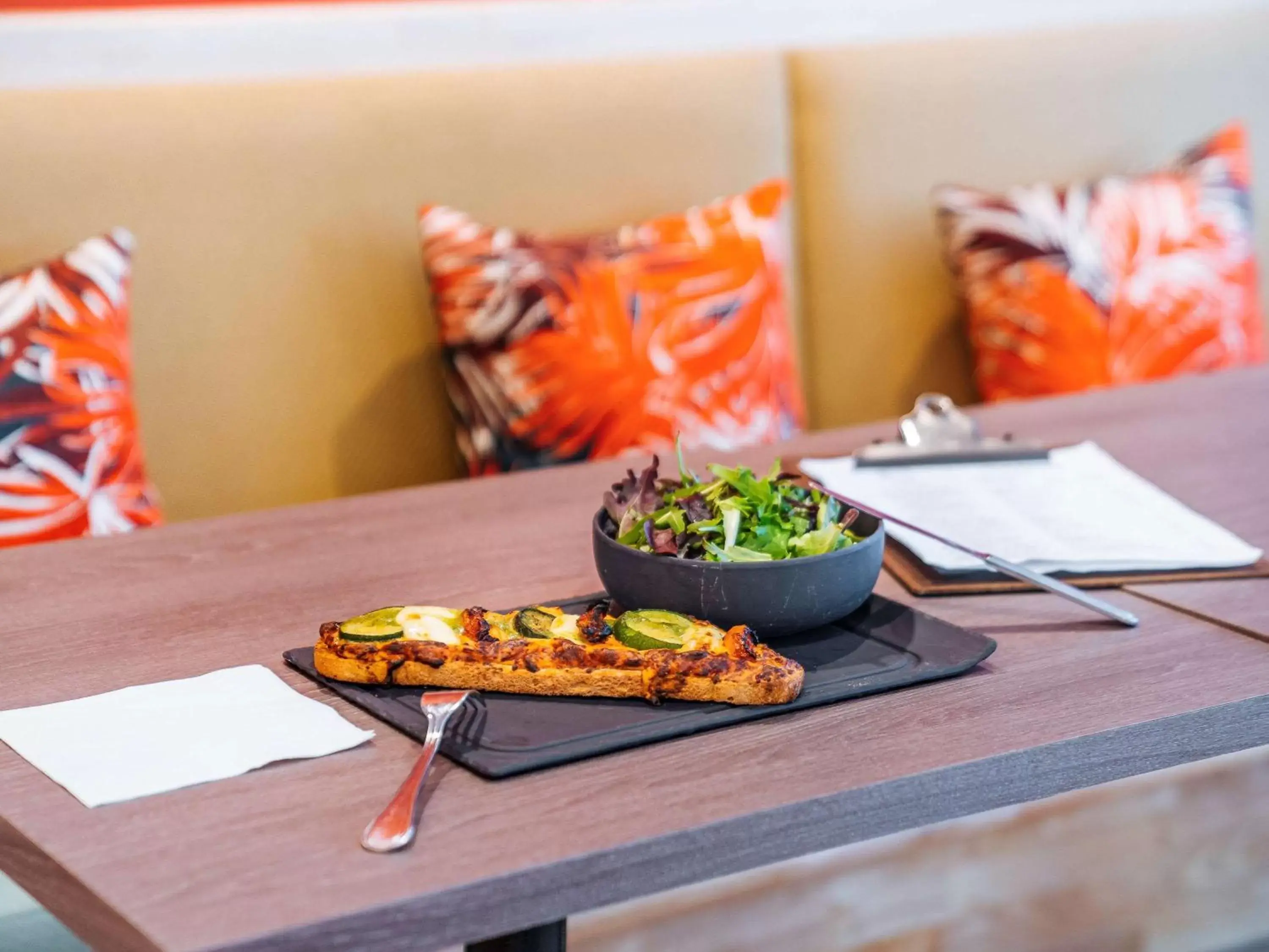 Restaurant/places to eat in ibis Styles Antibes Restaurant/places to eat in ibis Styles Antibes
