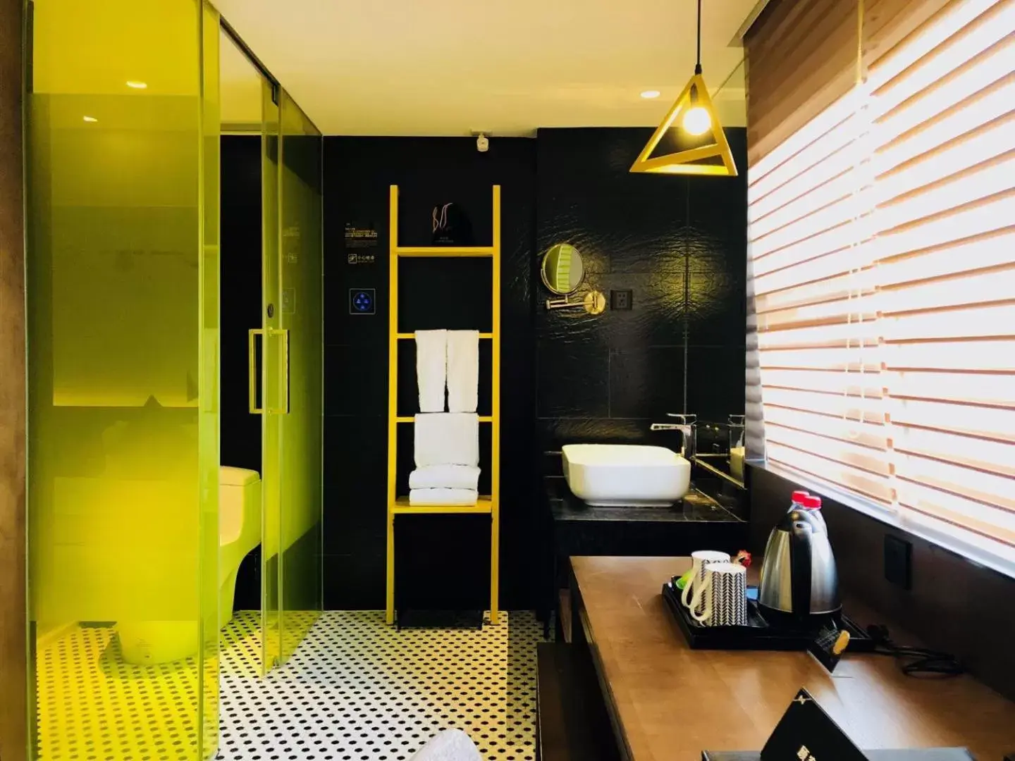 Bathroom in Likto Hotel-Free Shuttle Bus to Canton Fair