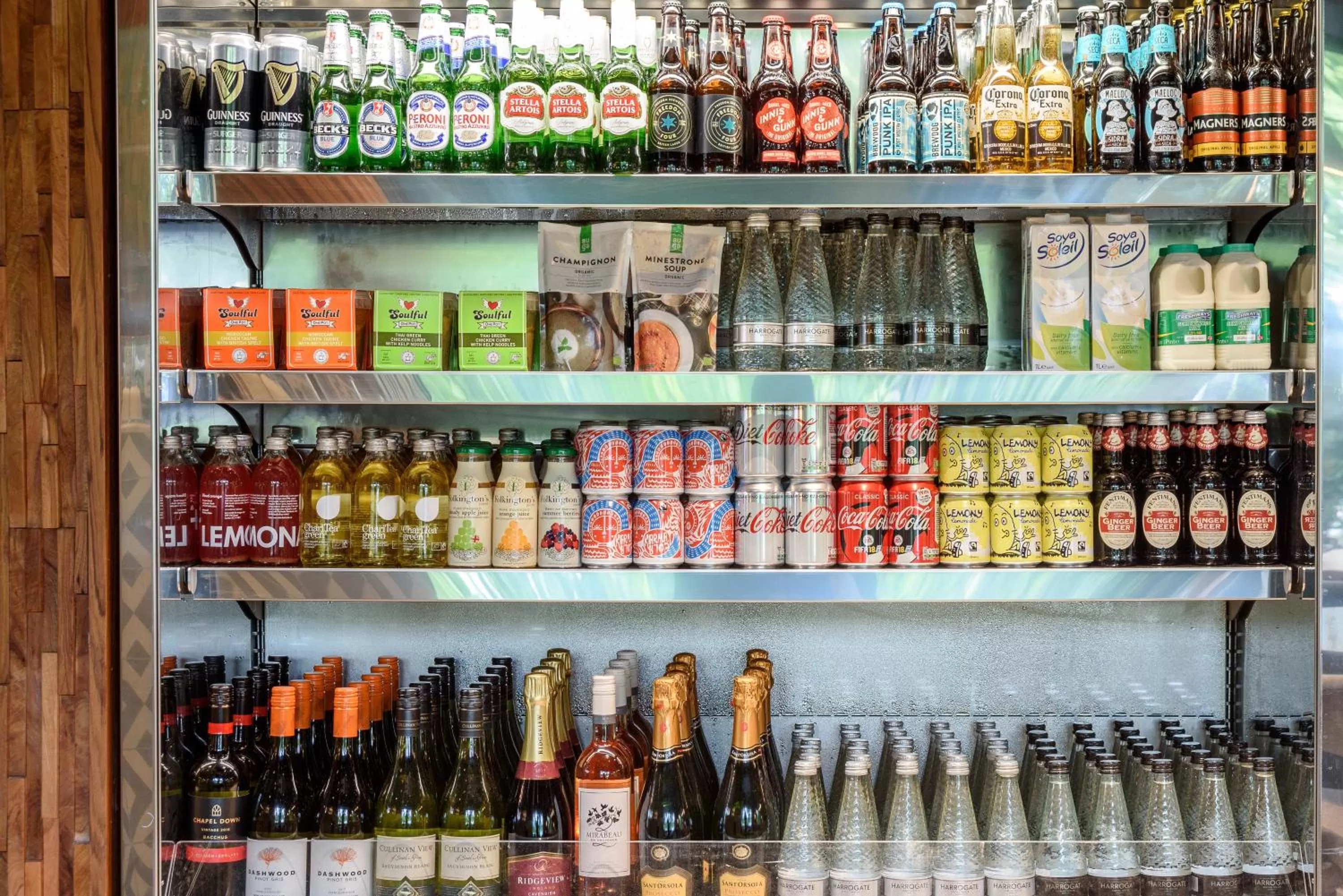 Restaurant/places to eat in room2 Southampton Hometel