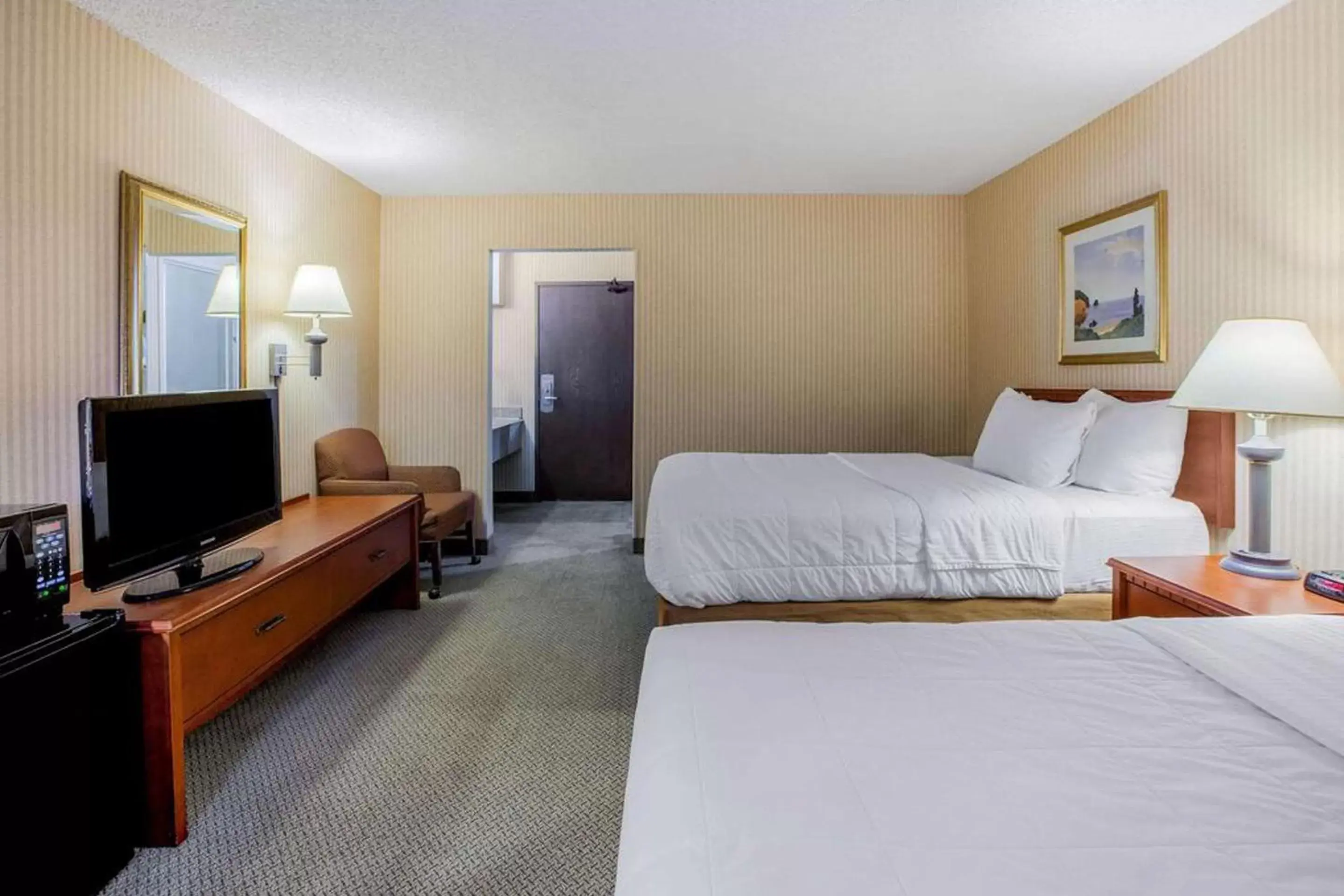 Bedroom, Bed in La Quinta Inn by Wyndham Detroit Southgate