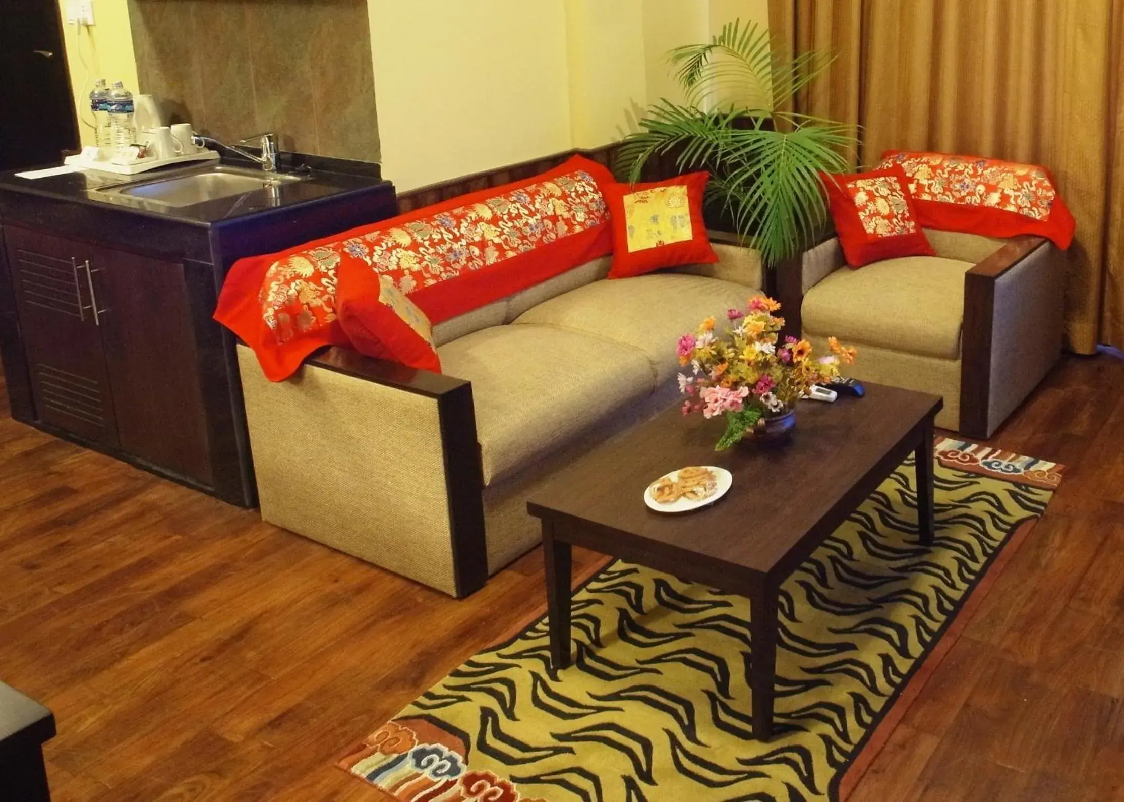 Living room, Seating Area in Hotel Tibet International