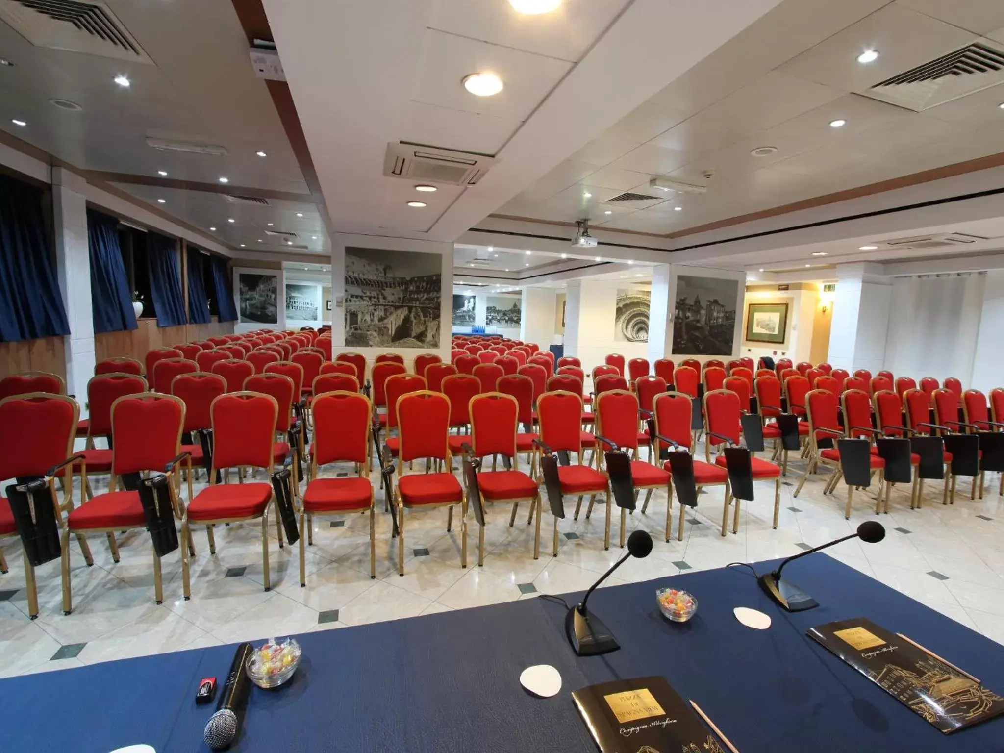 Business facilities in iH Hotels Roma Cicerone