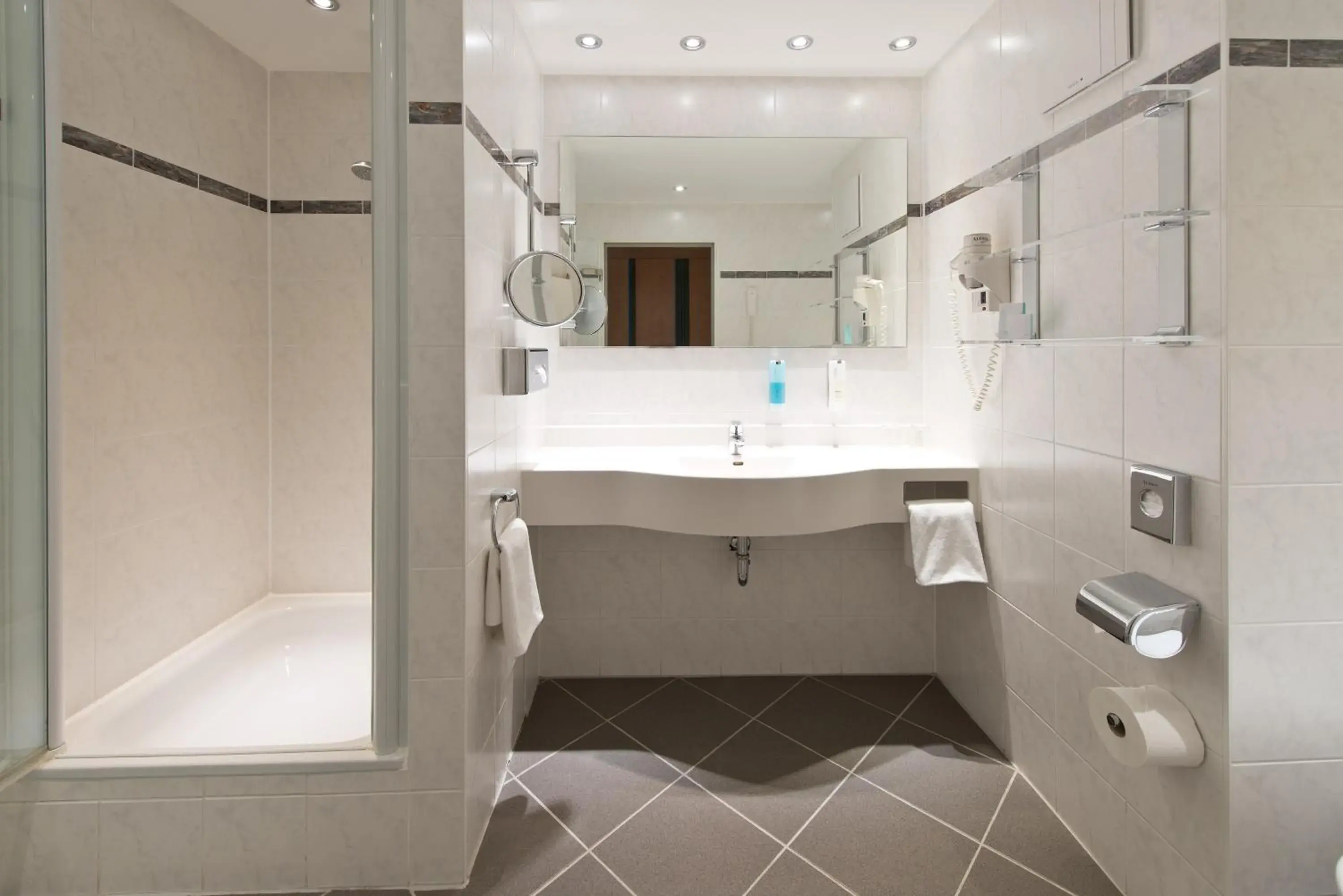 Photo of the whole room, Bathroom in Hotel Steglitz International