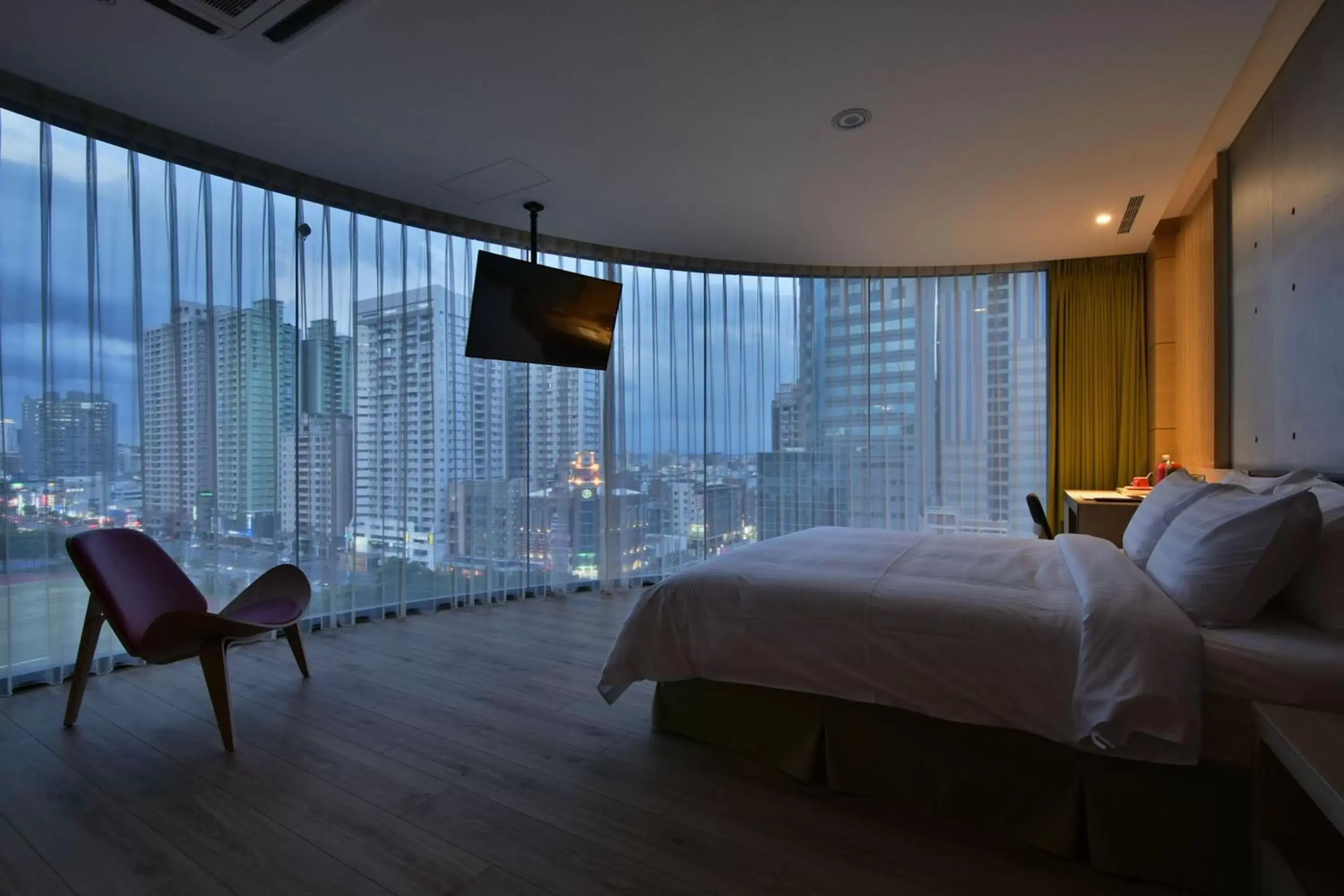 Photo of the whole room, Bed in Hotel R14 Photo of the whole room, Bed in Hotel R14