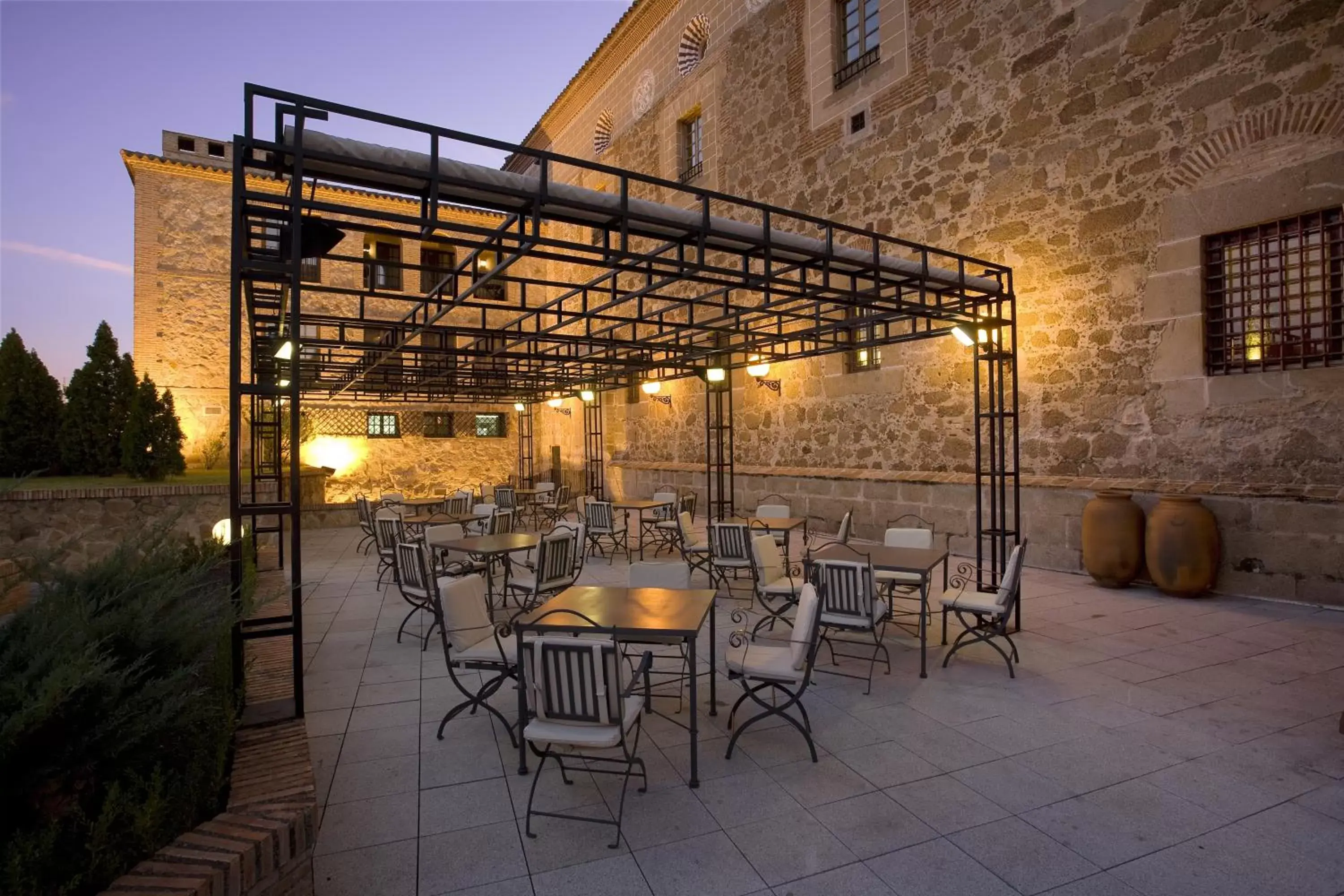 Garden, Restaurant/Places to Eat in Parador de Plasencia