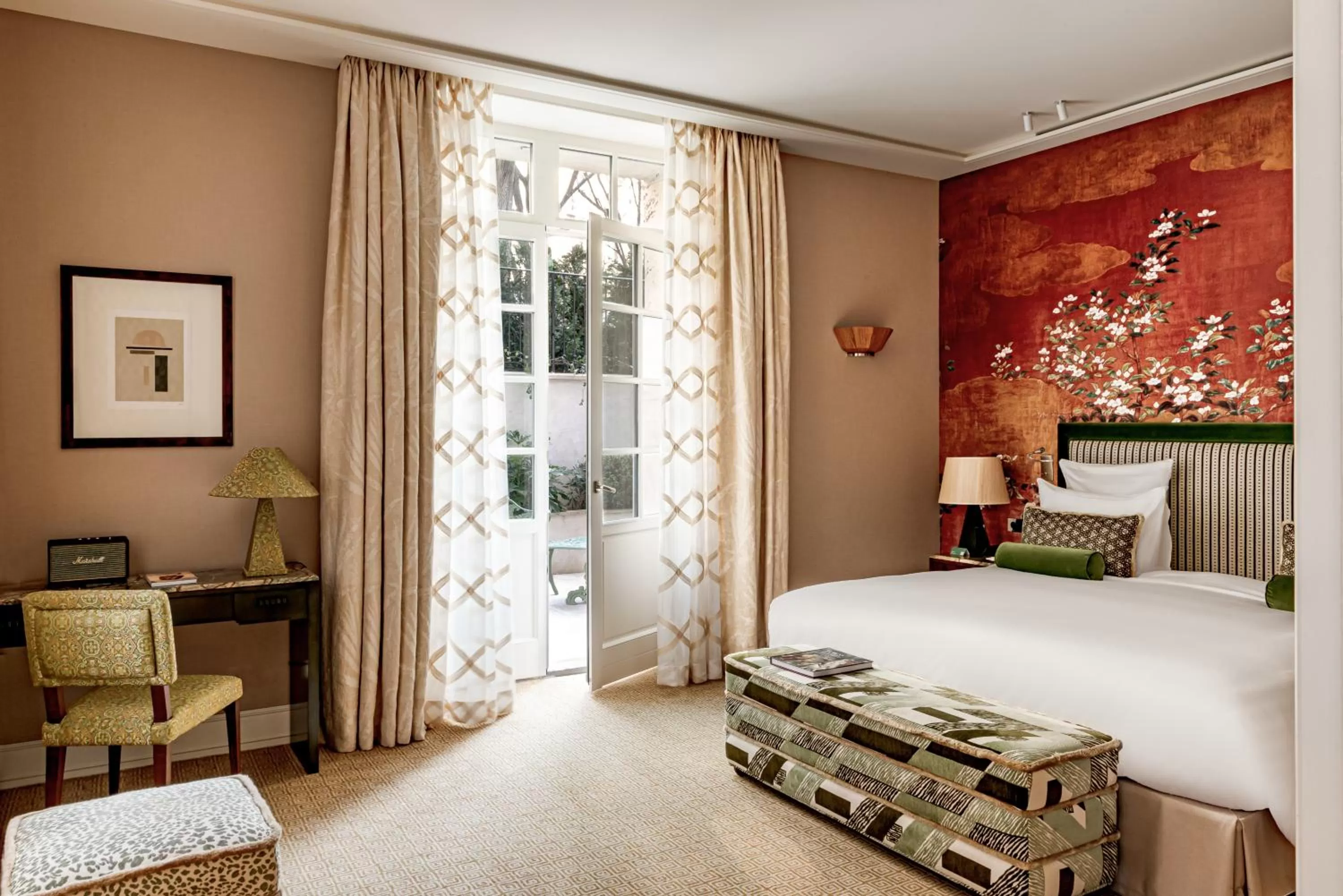 Bedroom, Bed in Saint James Paris