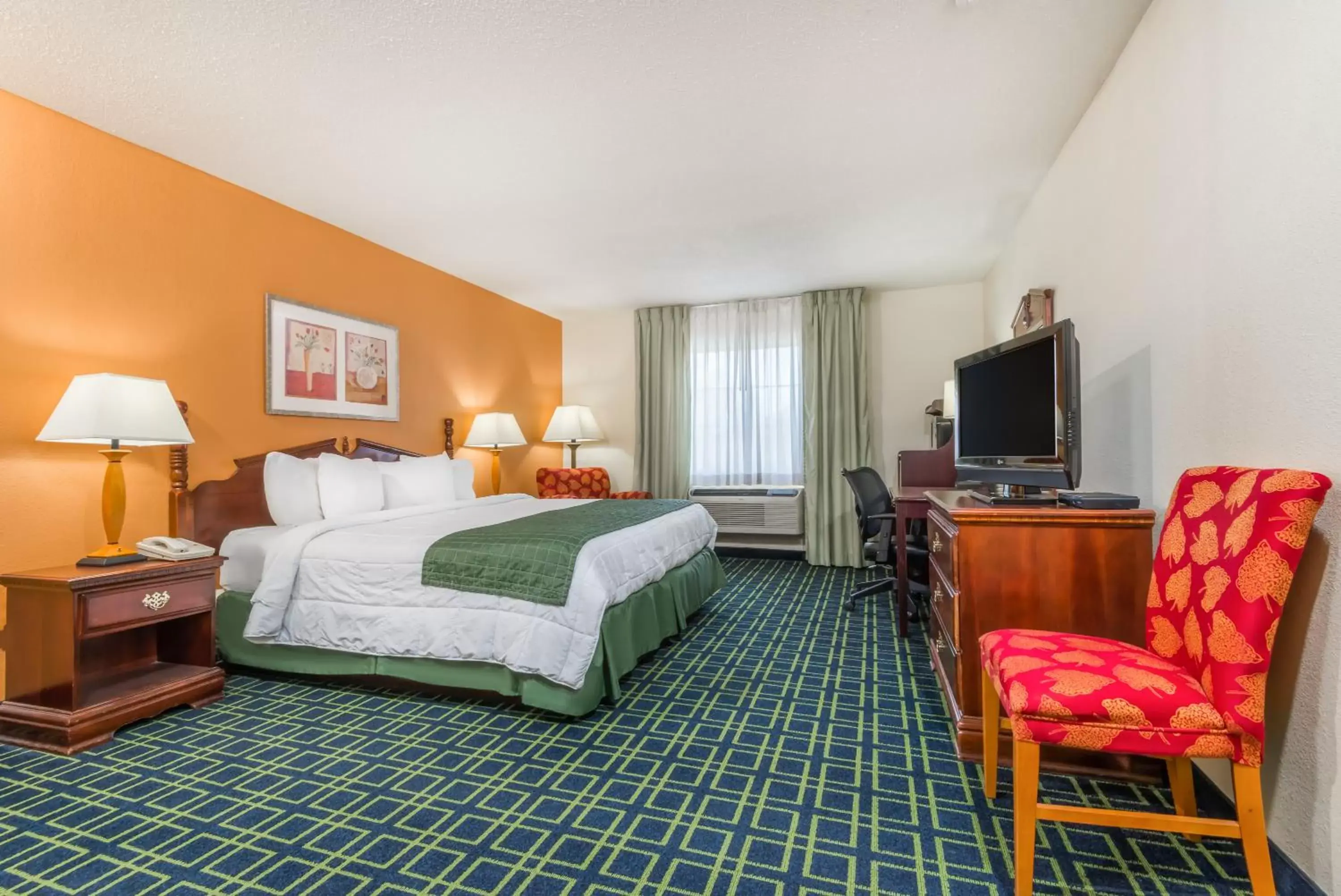 Bed in Baymont by Wyndham Greensburg Bed in Baymont by Wyndham Greensburg