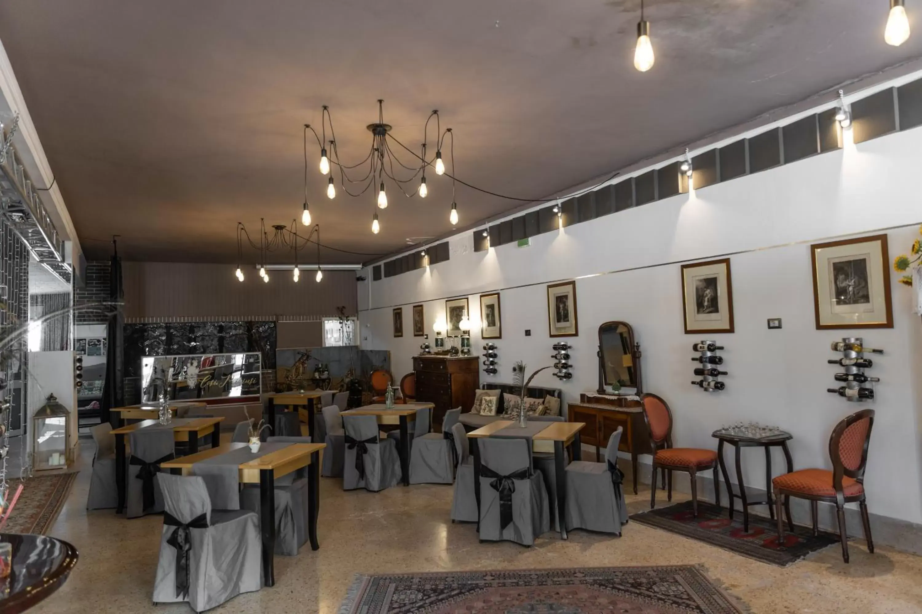Restaurant/Places to Eat in Cosi Priziusi