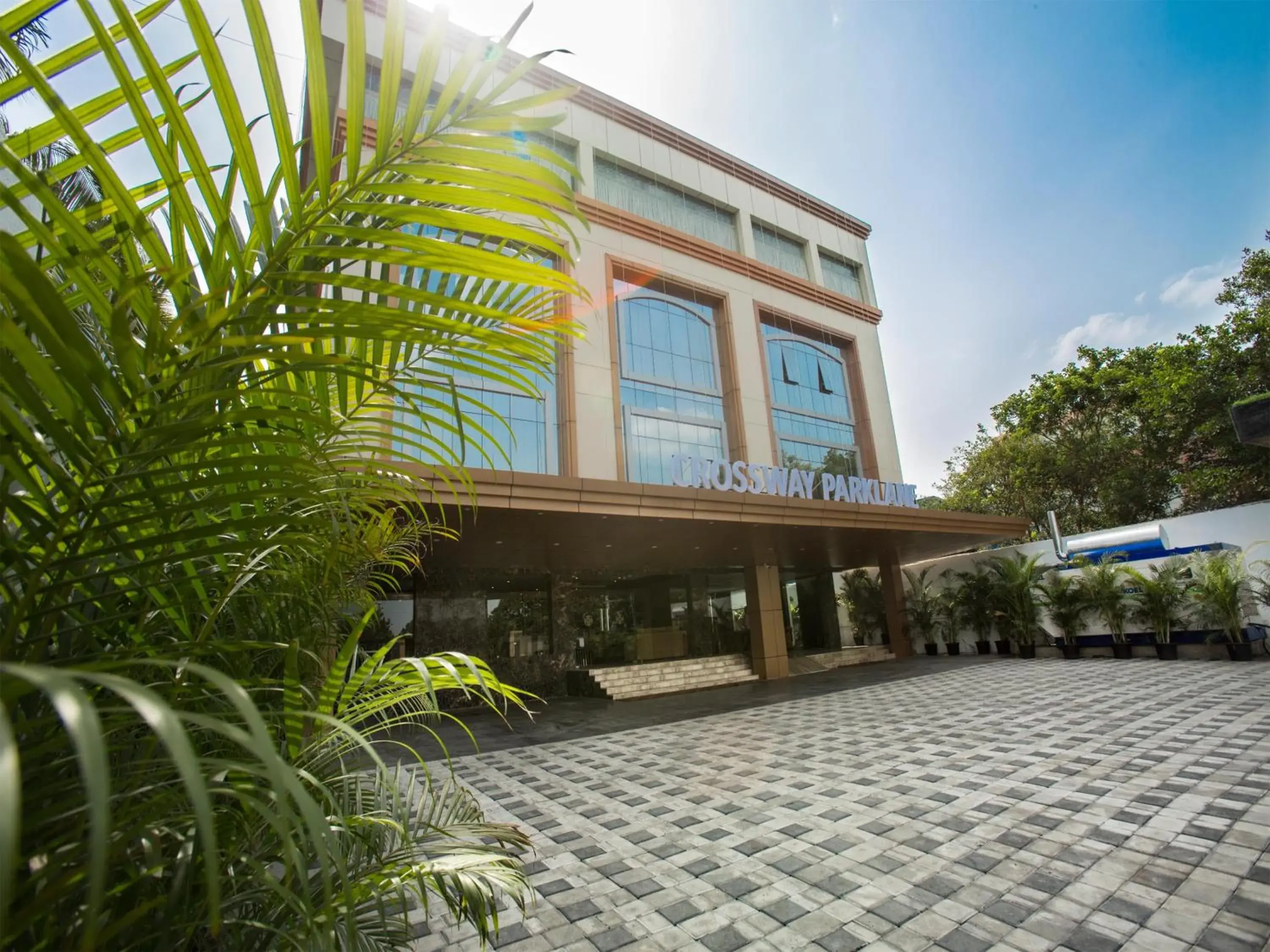 Facade/entrance in Crossway Parklane Airport Hotel Chennai