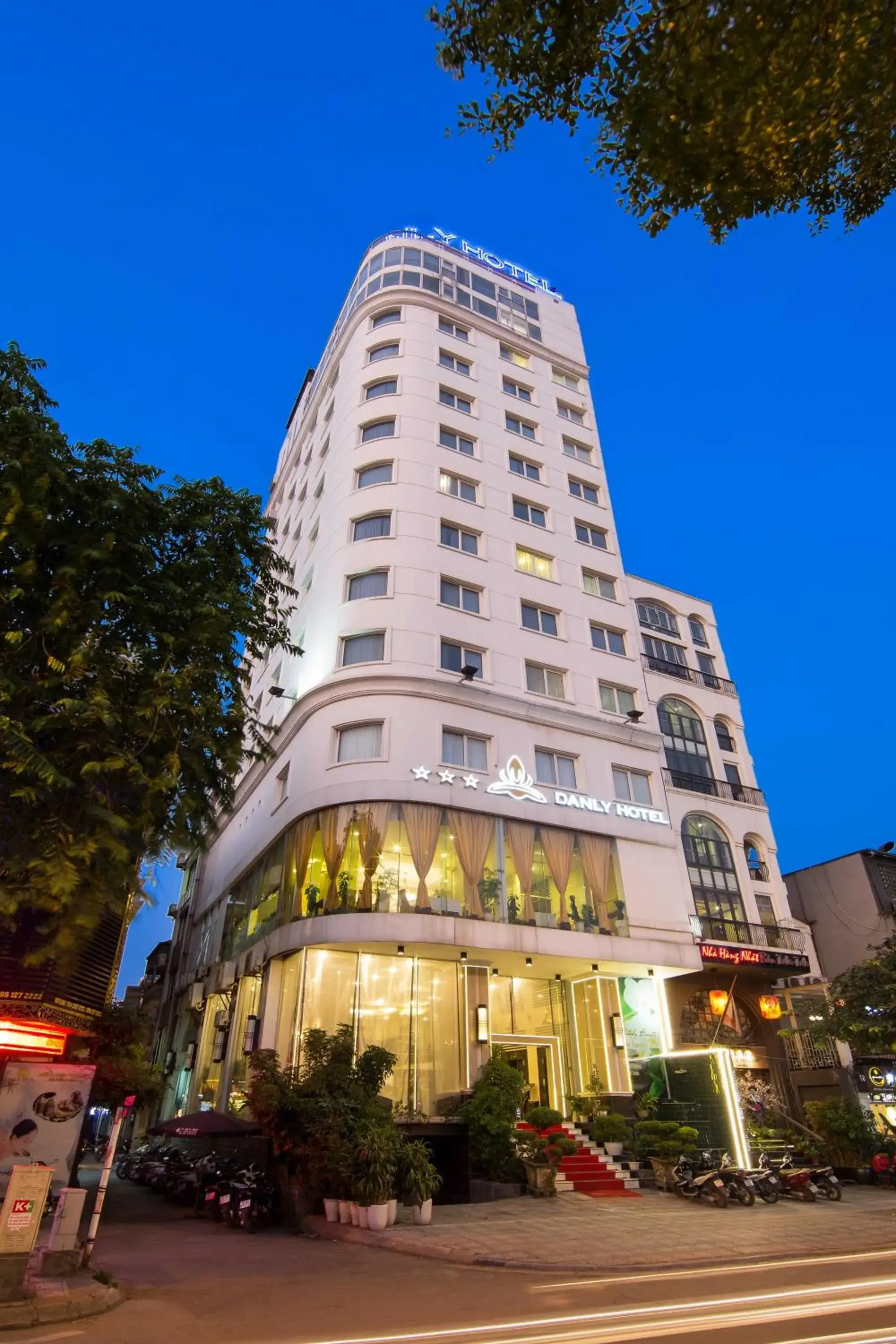 Facade/entrance, Property Building in Danly Hotel