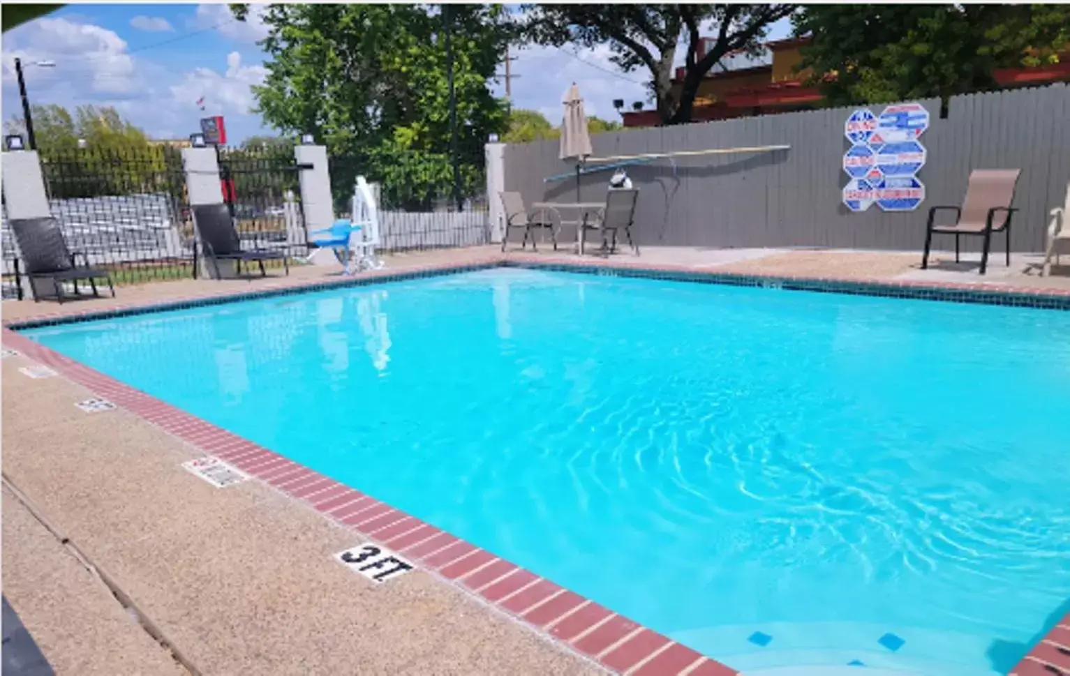 Pool view, Swimming Pool in Econo Lodge Inn & Suites Near Lackland AFB