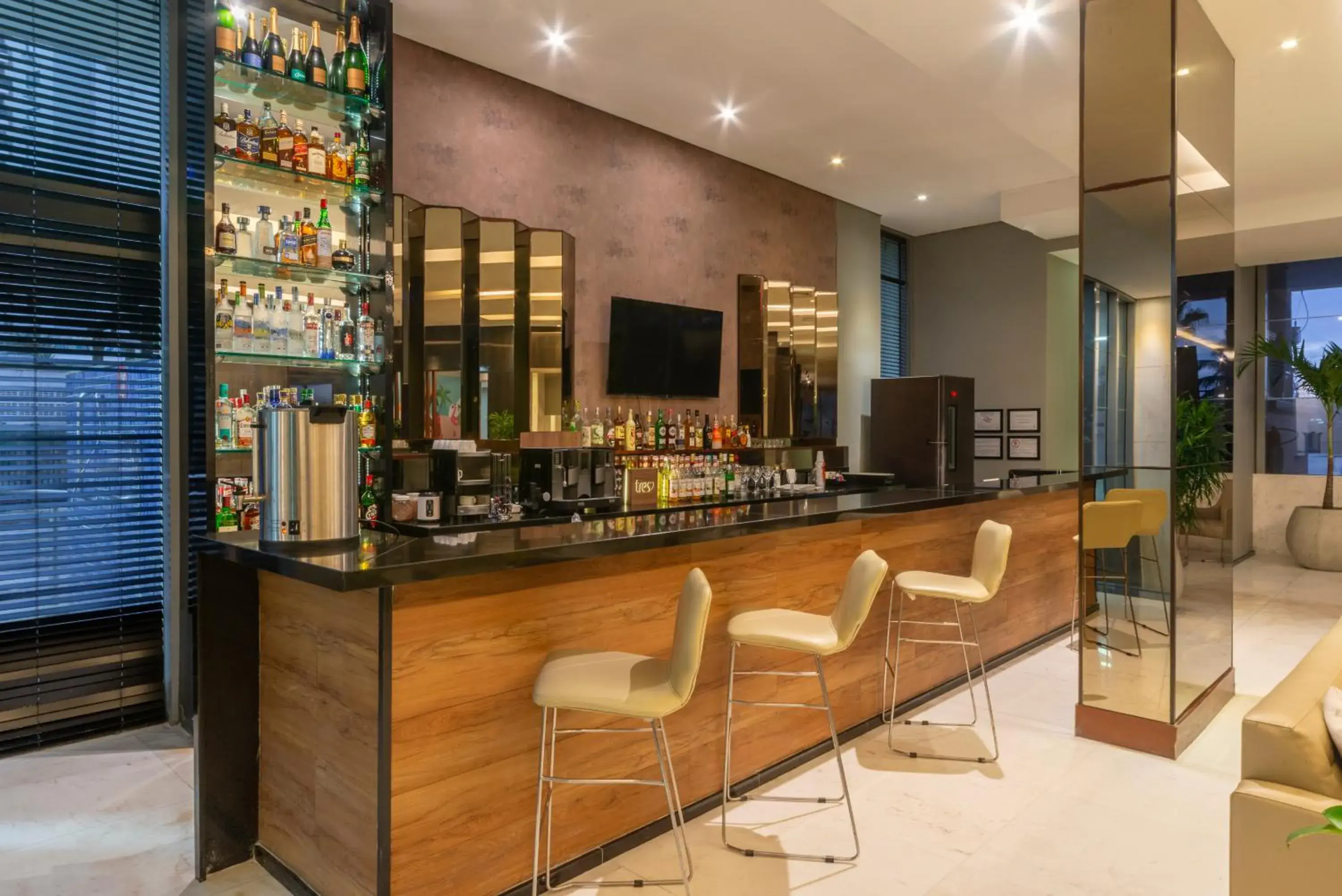 Lounge or bar in Laghetto Stilo Barra Lounge or bar in Laghetto Stilo Barra